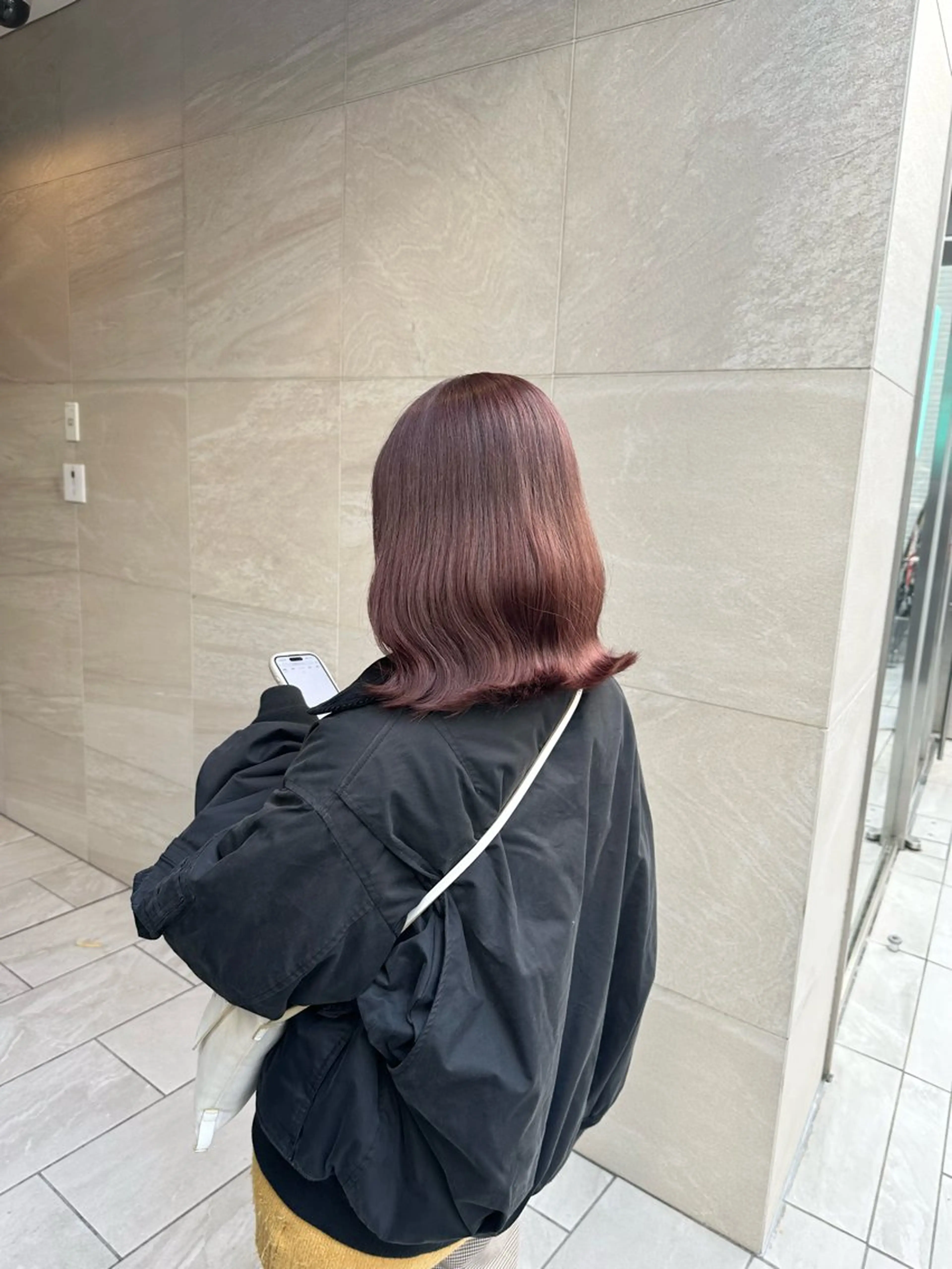 ミディアム ヘアカラー 柔らかいハイトーン/ kizunaのヘアスタイル