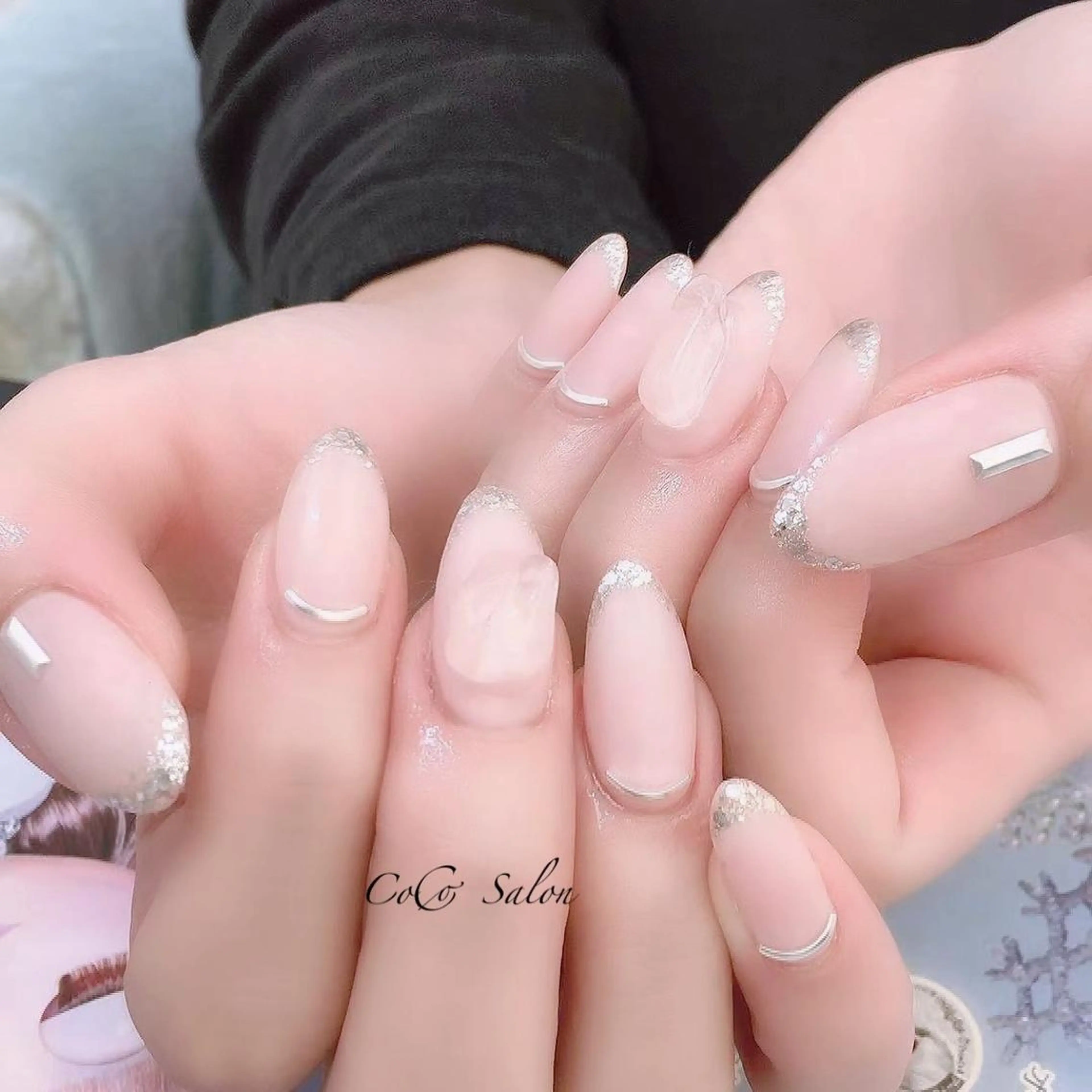 ネイル 長さ出し フレンチネイル ジェルネイル ホログラムネイル キラキラネイル ハンドネイル CoCoSalon ネイル/まつ毛予約のネイルデザイン