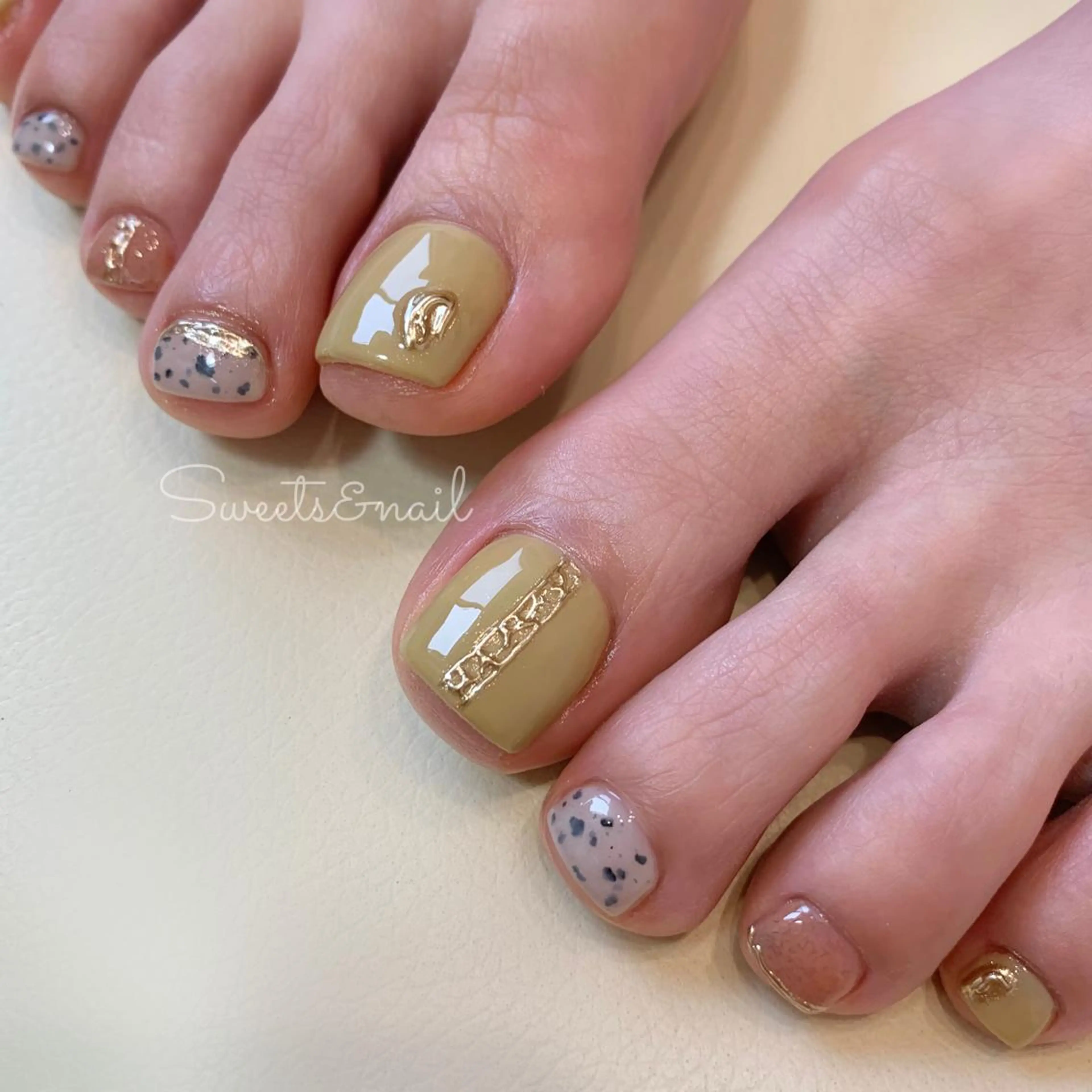 ネイル カジュアル フットネイル ニュアンスネイル Sweets＆ nail みなこのネイルデザイン