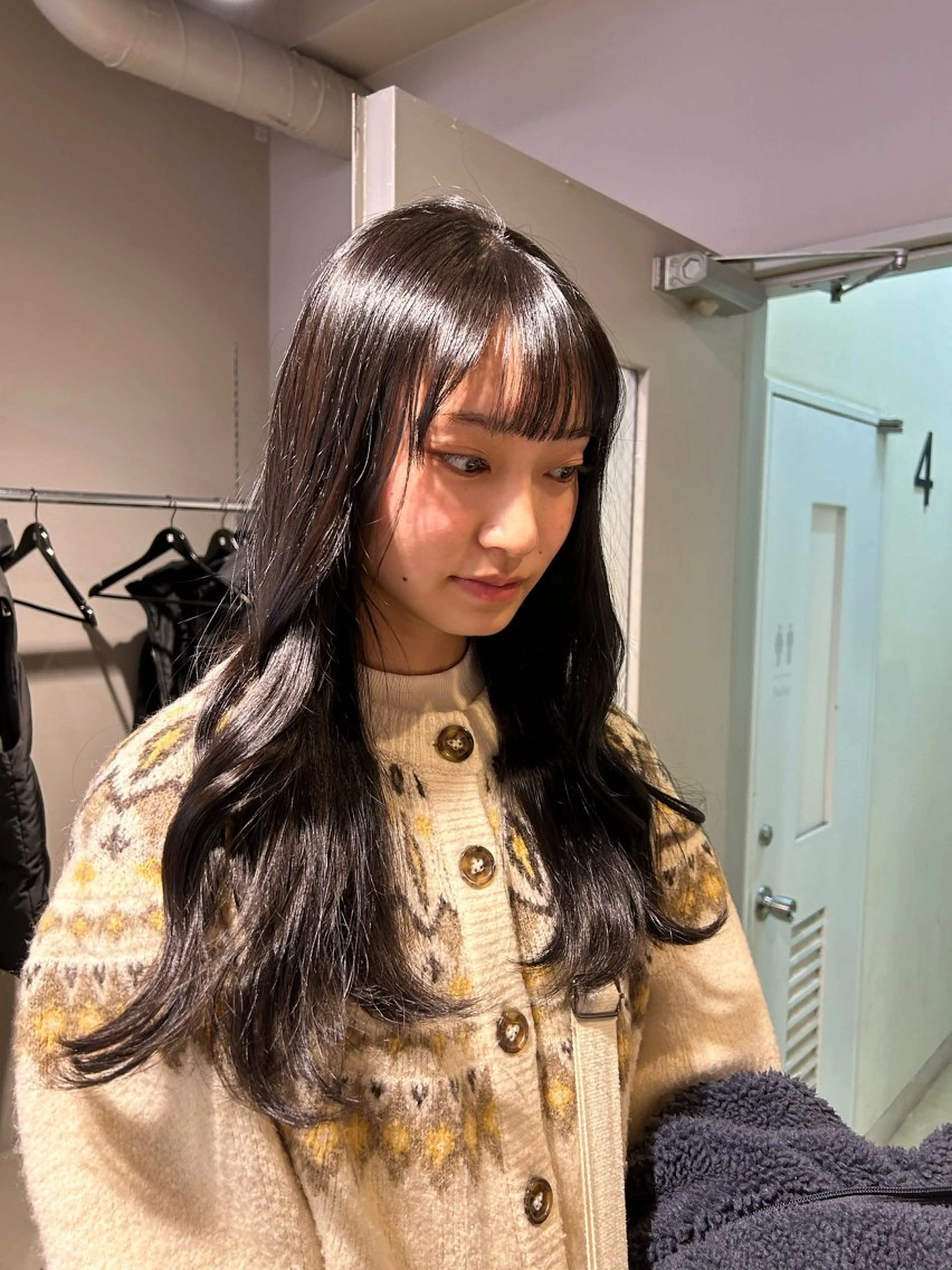 カラー ヘアカラー 透明感ベージュ🤎 ナチュラルレイヤーのヘアスタイル