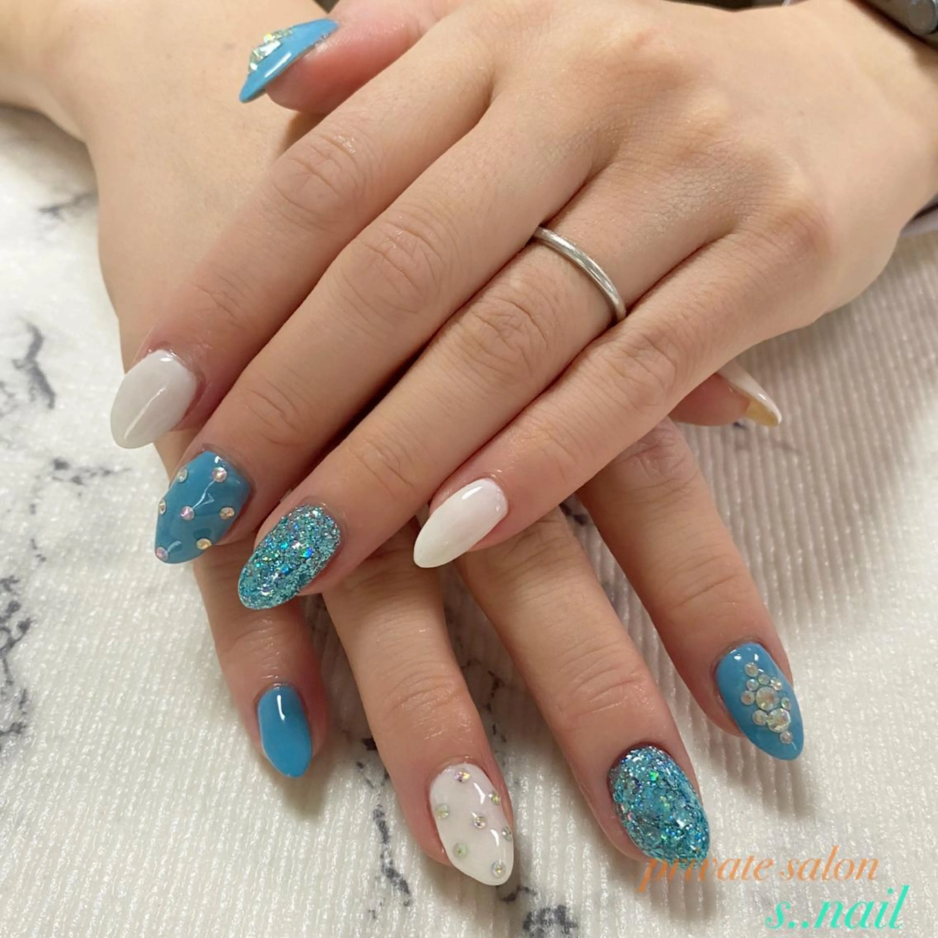 ネイル ブルー 持ち込み ハンドネイル フットネイル s..nail / MORITAのネイルデザイン