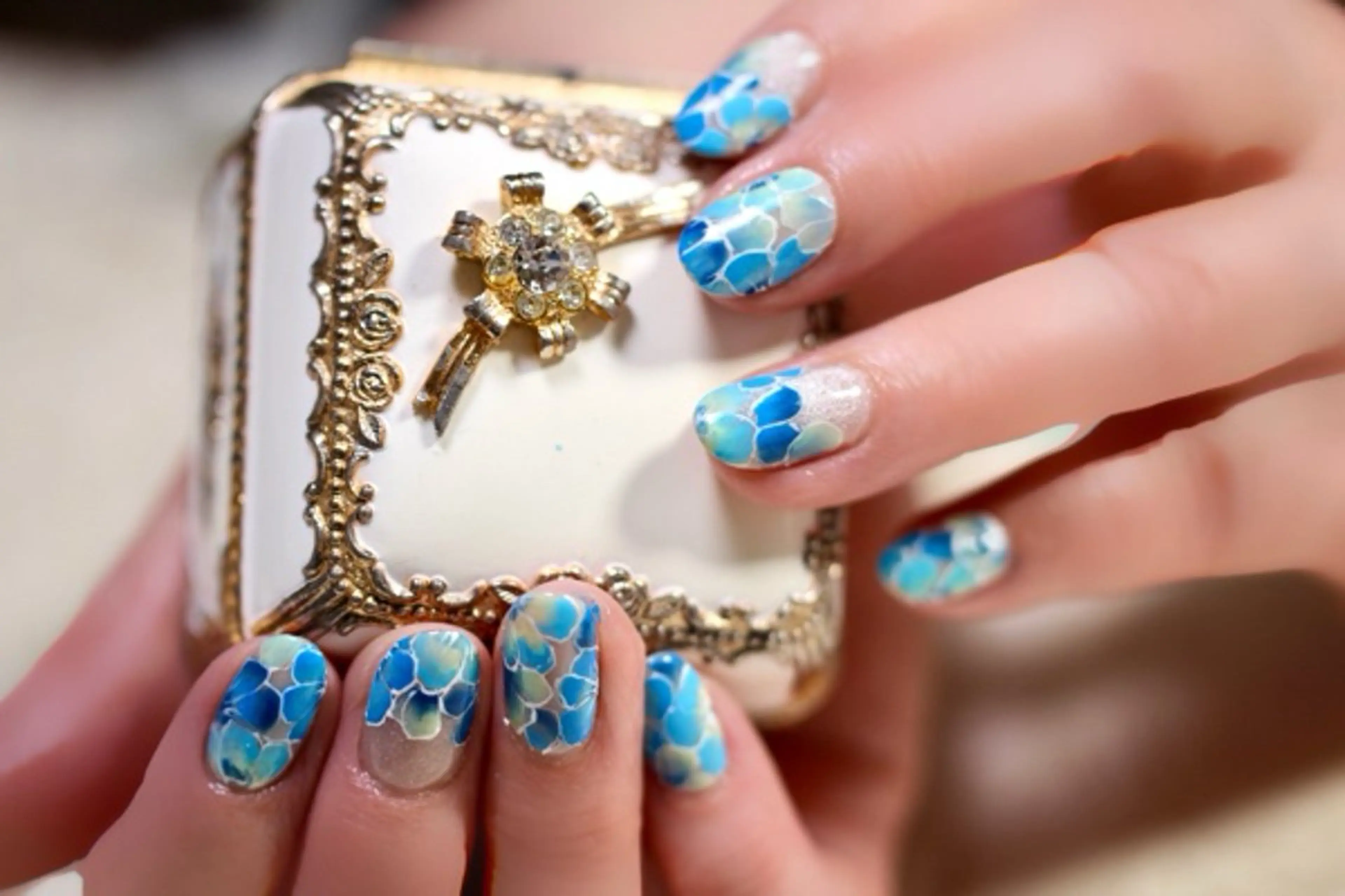 ネイル フラワーネイル ジェルネイル グラデーション マグネットネイル しみ えんのネイルデザイン