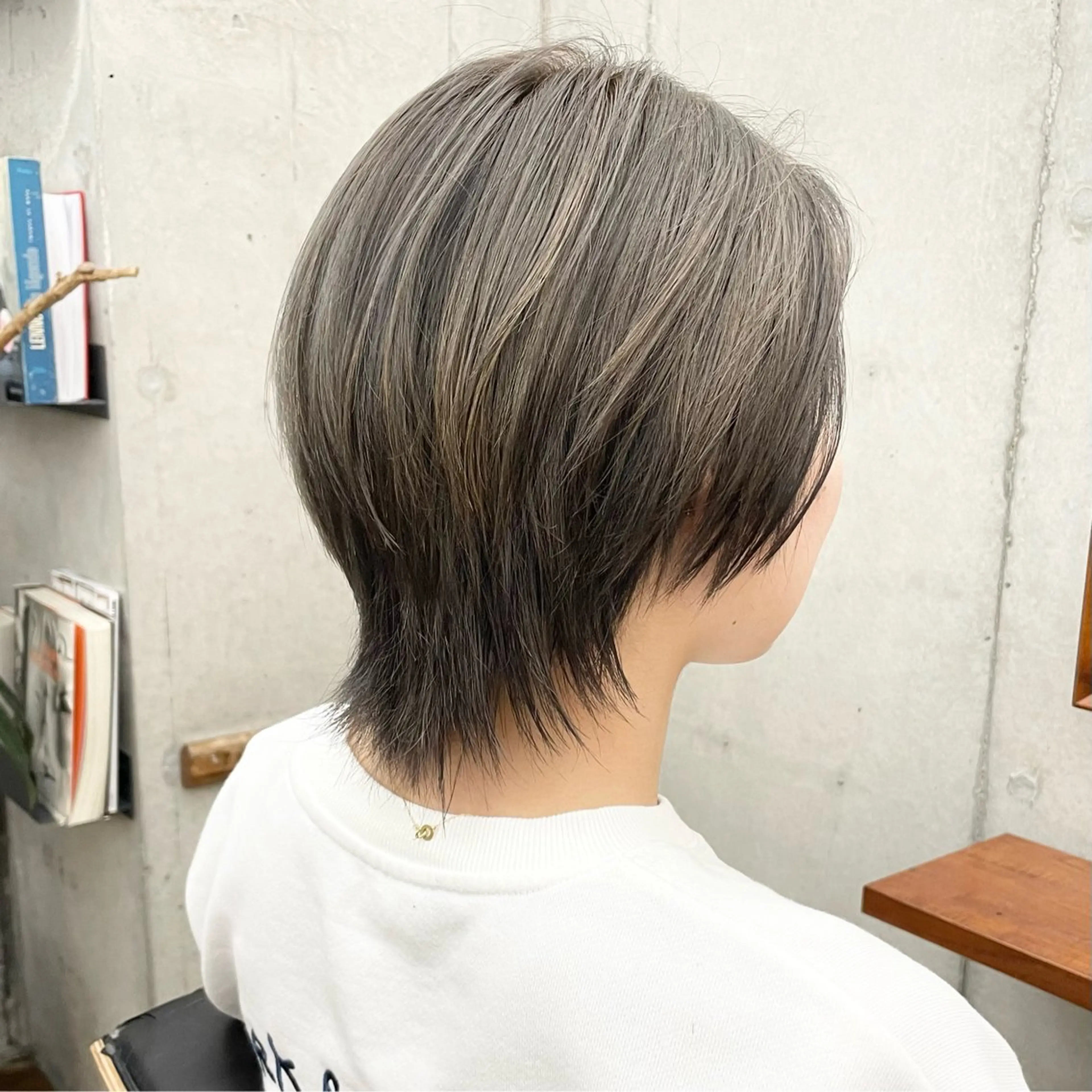 ショート カラー メンズ メンズブリーチ メンズウルフカット ブリーチ グレージュ ショートヘア カット ヘアカラー トリートメント ヘアセット ✂︎ウルフ・ショート ✂︎MIKUNIのヘアスタイル