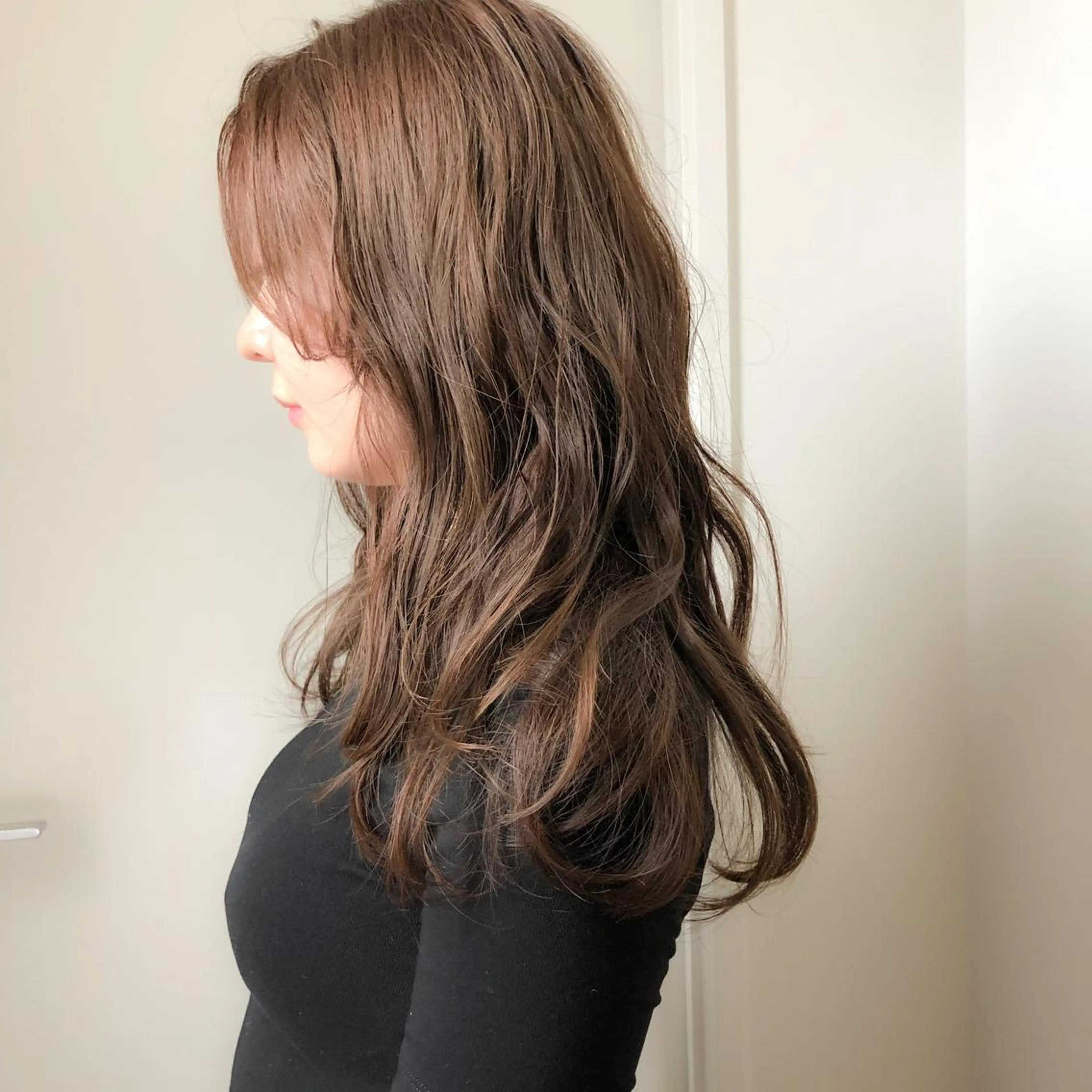 ロング カラー アッシュ ベージュカラー ブリーチ 透明感カラー ココアベージュ カット ヘアカラー トリートメント 岡本康平/ボブ /ブリーチ/レイヤーのヘアスタイル