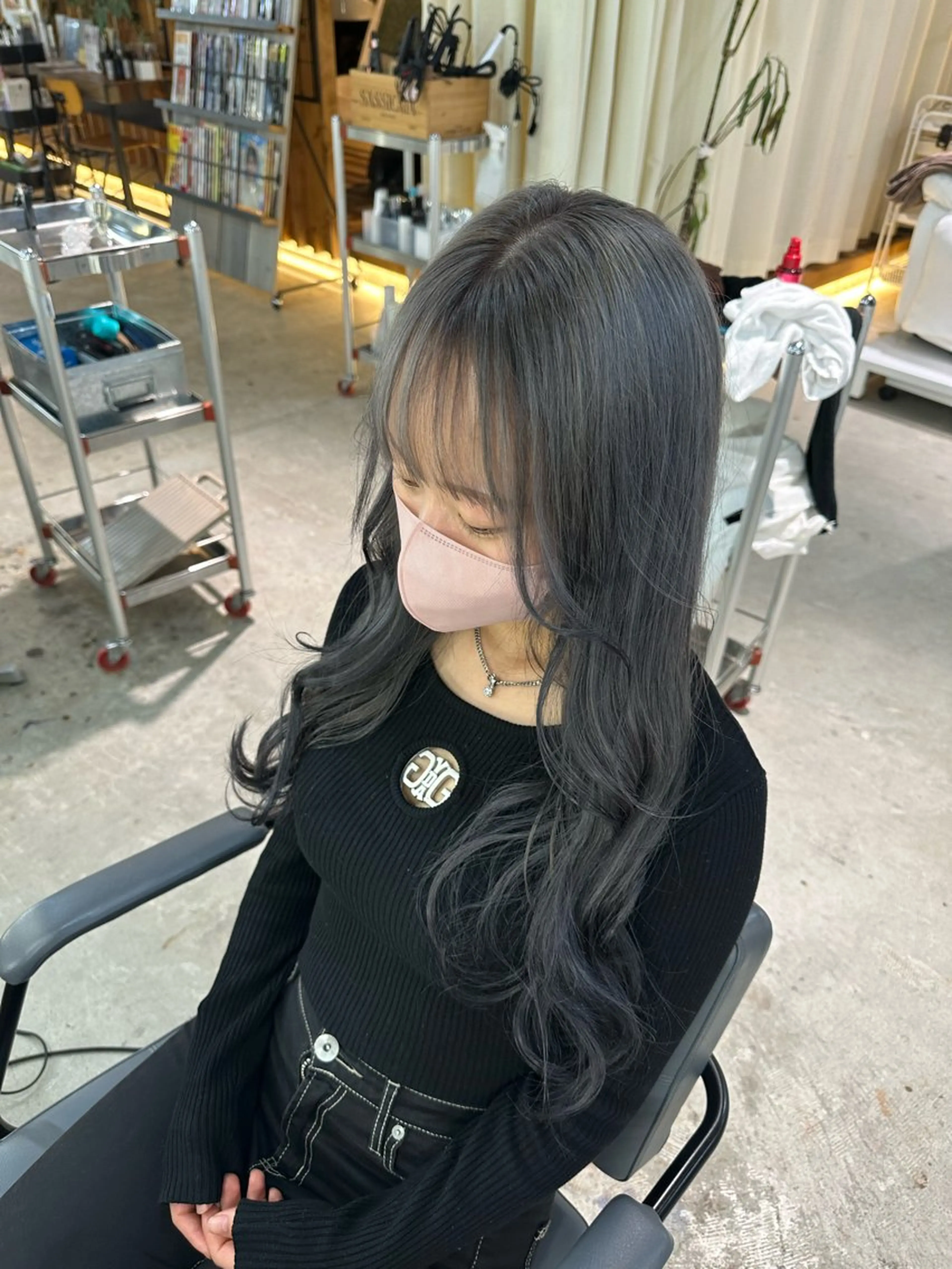 ロング カラー グレージュ シルバー シルバーグレージュ 溜一太/似合わせ/ メンズカットのヘアスタイル