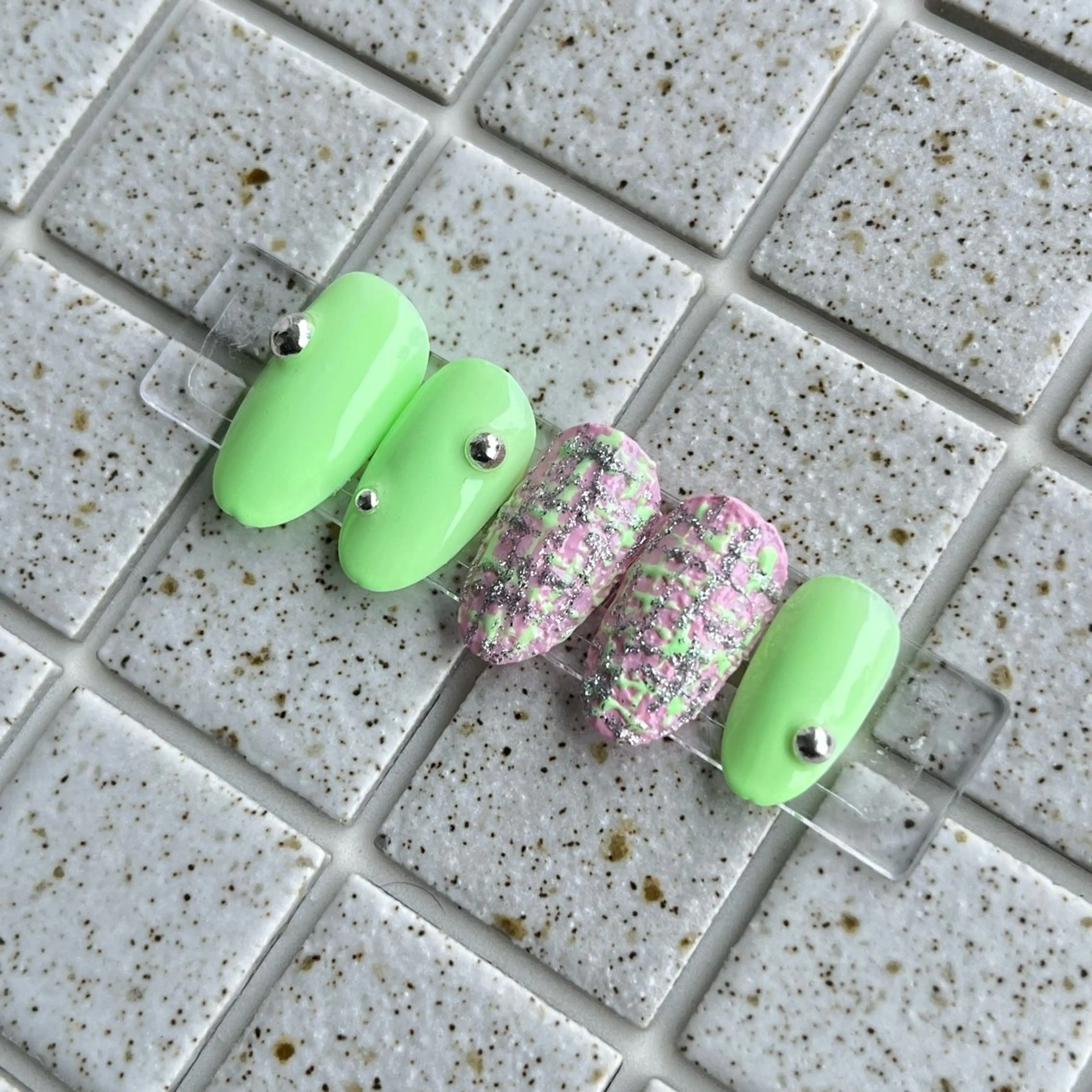 ネイル ツイードネイル ハンドネイル 十色 Saoriのネイルデザイン