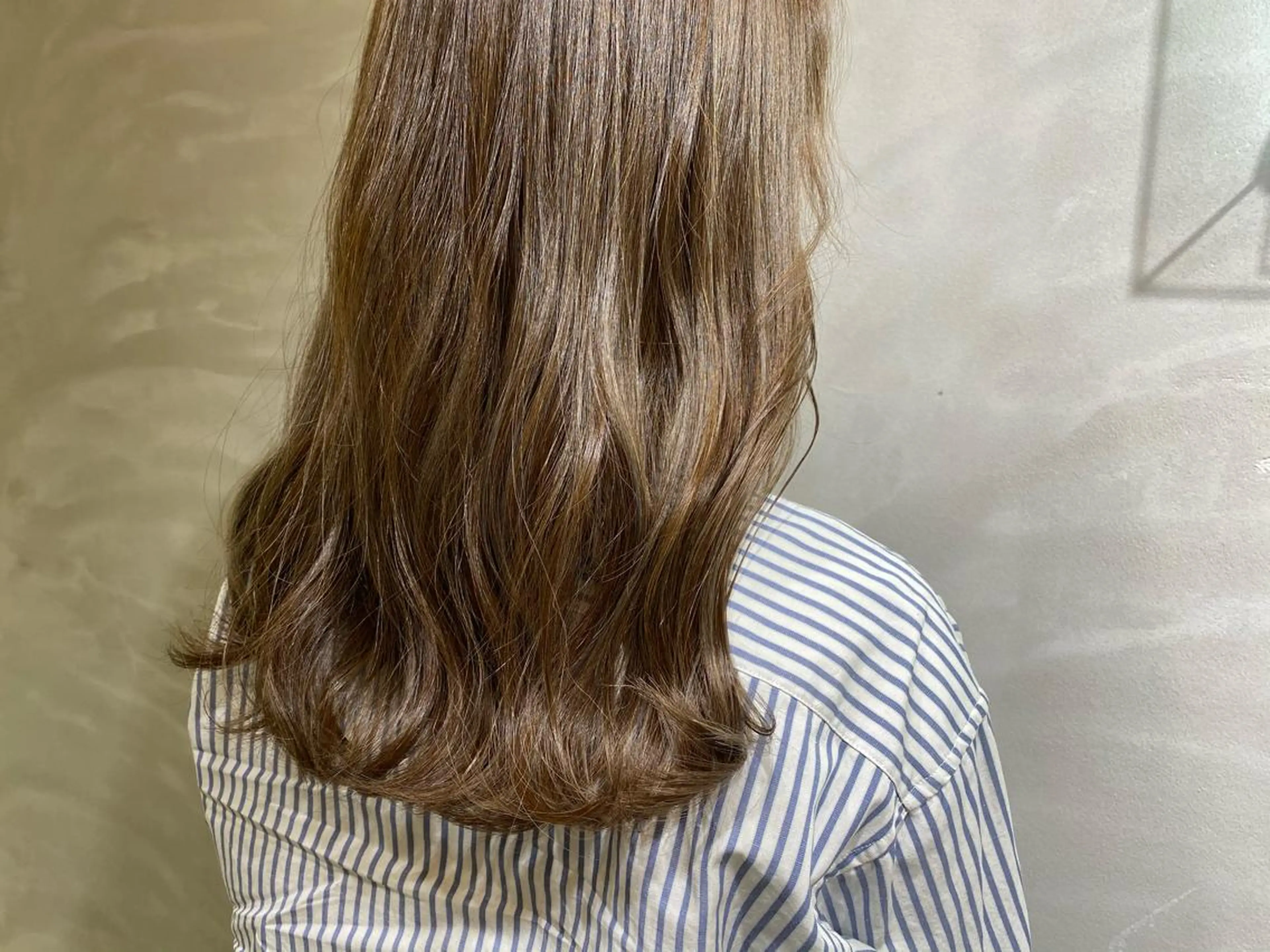 ミディアム カラー ベージュカラー ミルクティーベージュ ヘアカラー トリートメント 半個室女性salon 🩰Natsumiのヘアスタイル