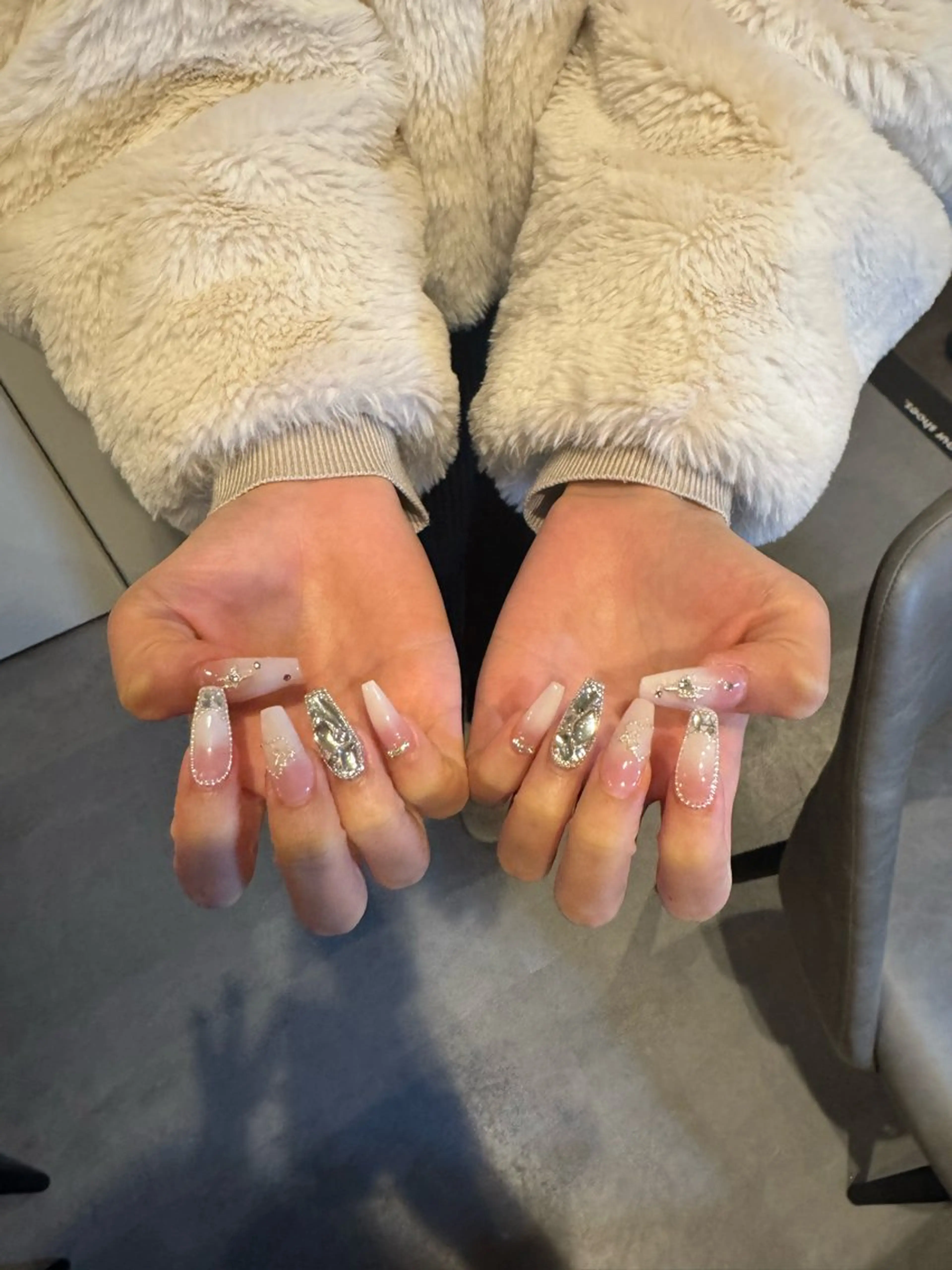 ネイル ハンドネイル 濱岡 咲のネイルデザイン