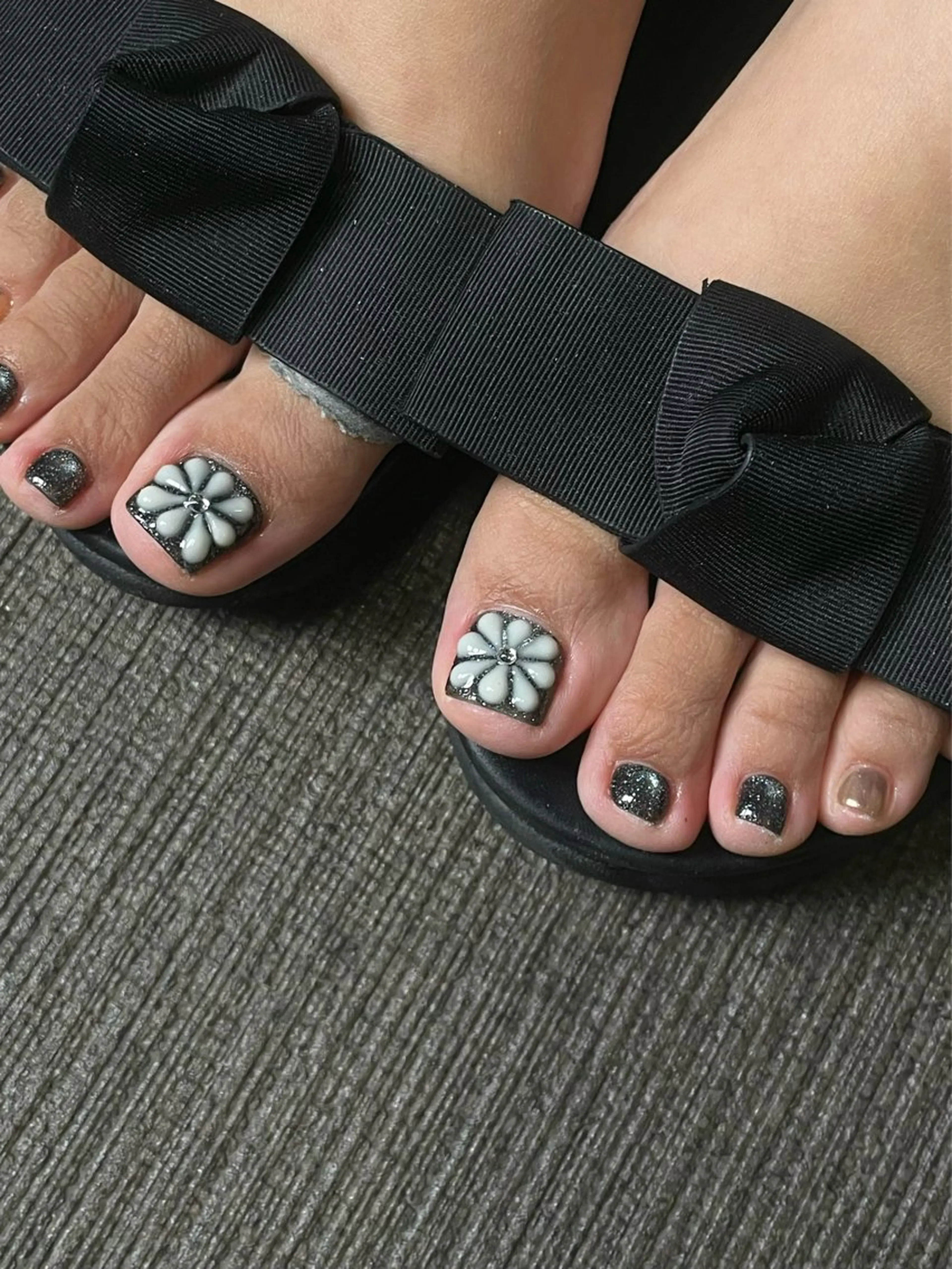 ネイル F room UMEDAのマツエク・マツパデザイン