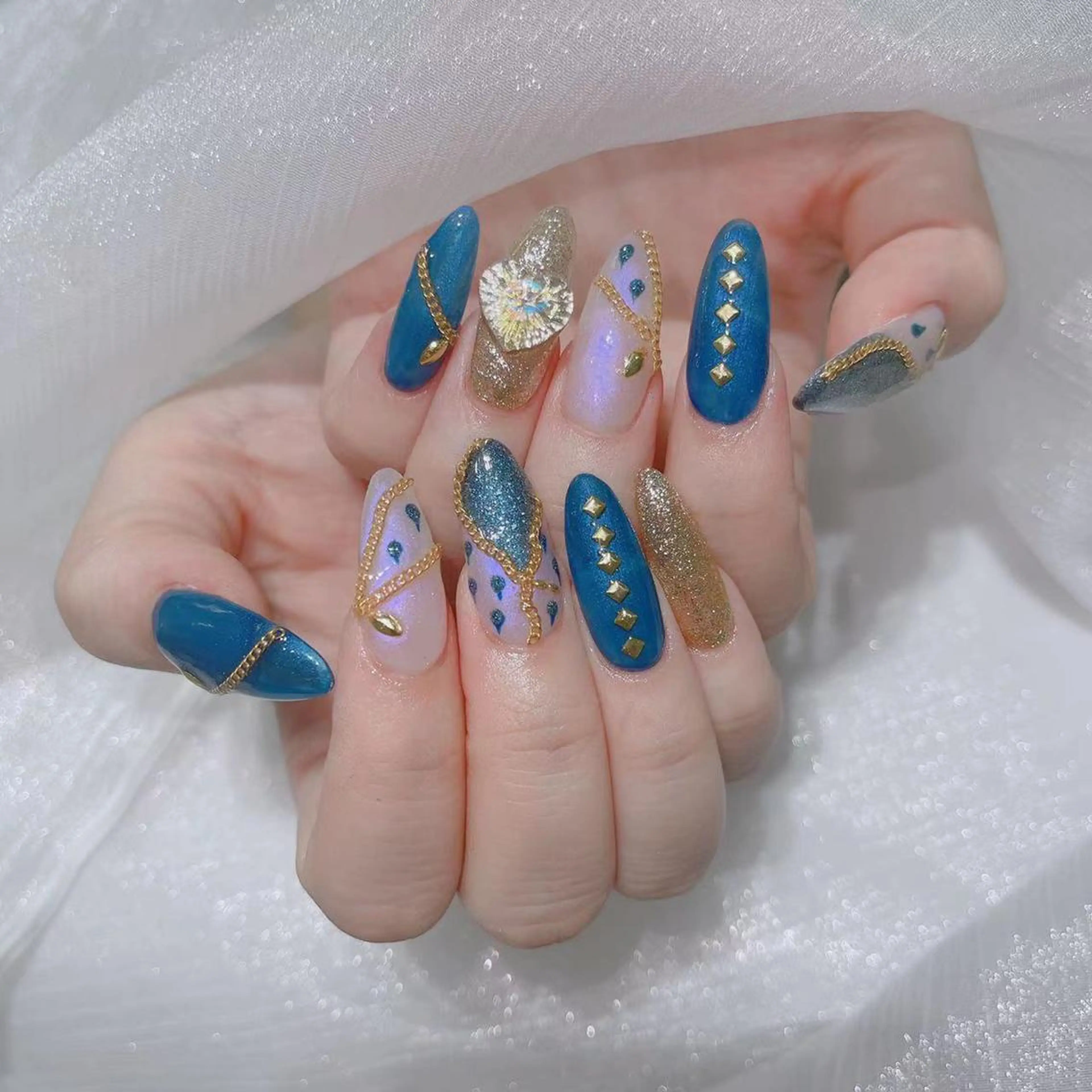 ネイル ハンドネイル Queens ciciのネイルデザイン