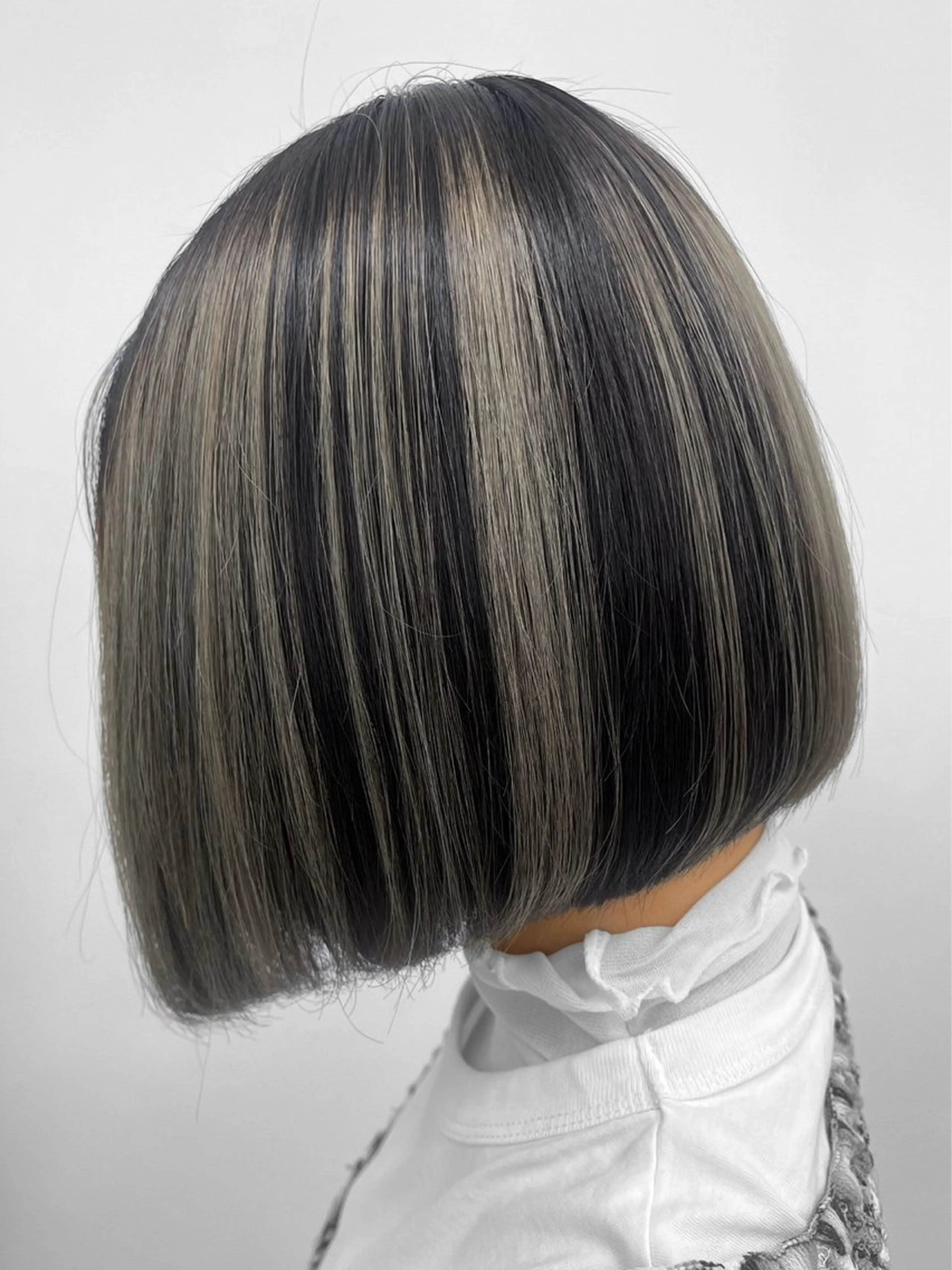 ミディアム カラー ブリーチ ケアブリーチ イヤリングカラー ハイライトカラー ハイトーンカラー カット ヘアカラー トリートメント ハイトーン/韓国風/ 艶髪/吉祥寺のヘアスタイル