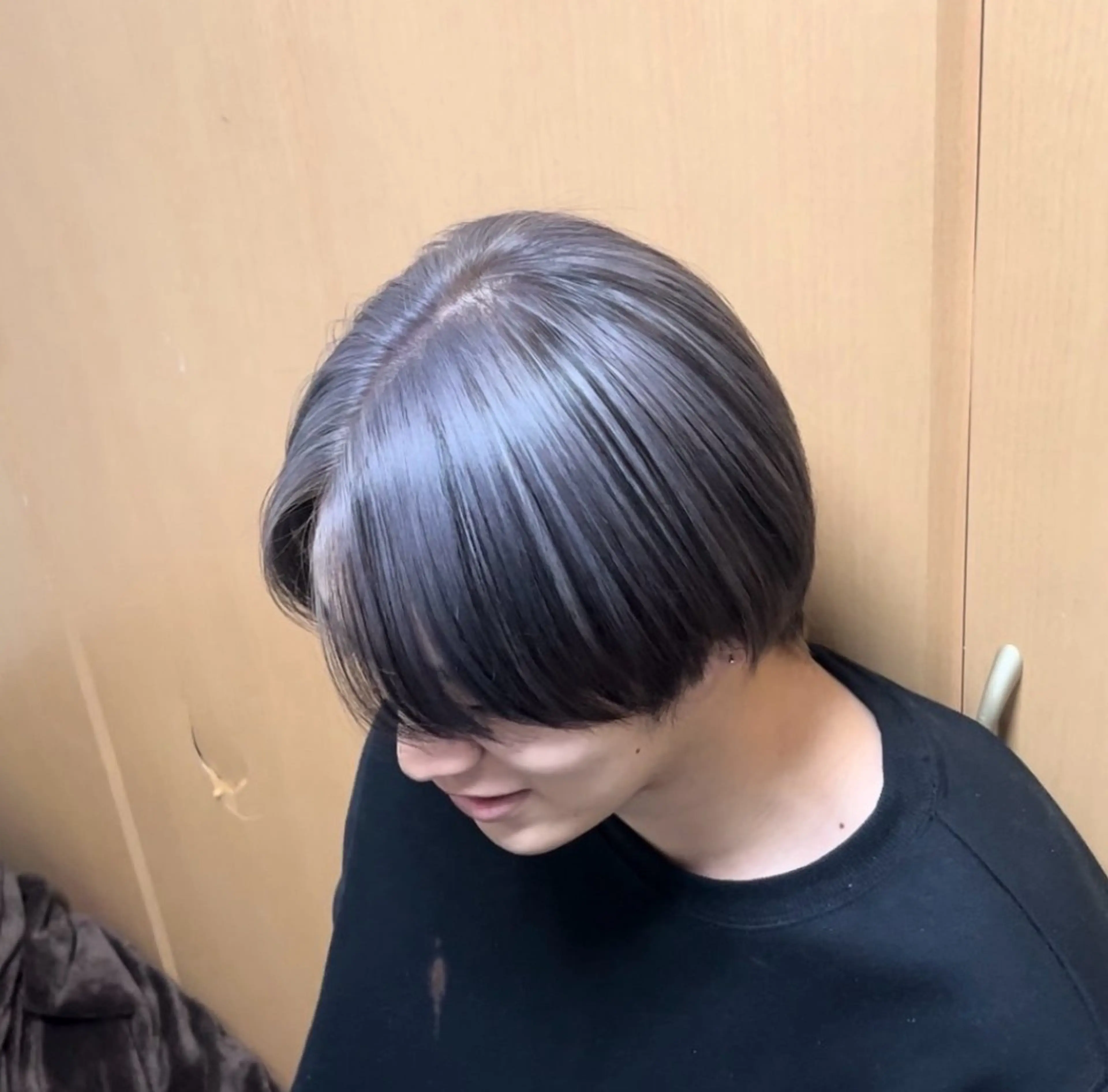 カラー ブリーチ ケアブリーチ ハイトーンカラー 春島 翼のヘアスタイル