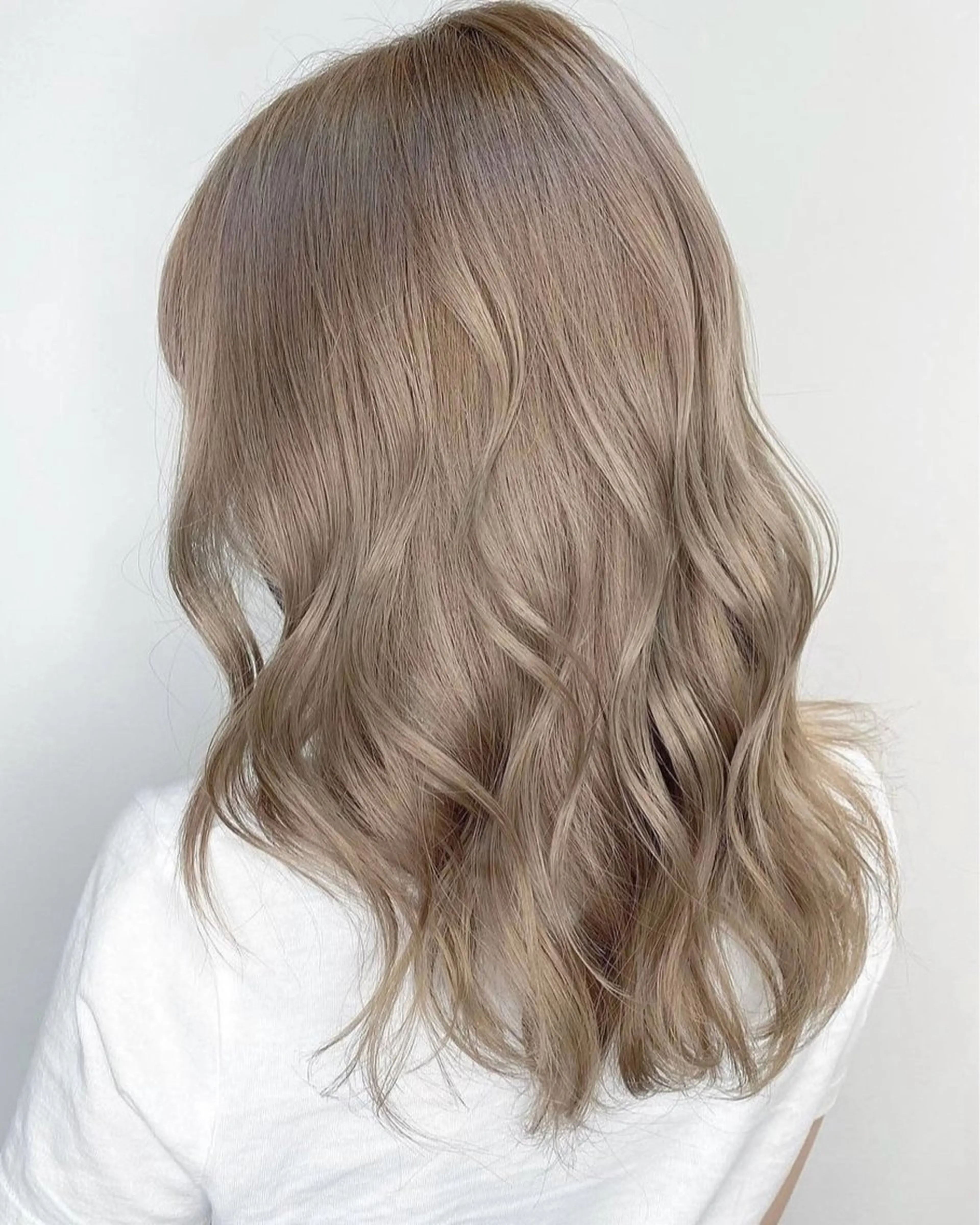 セミロング シールエクステ エクステ カット ヘアカラー ヘアサロンelyts 表参道店のヘアスタイル