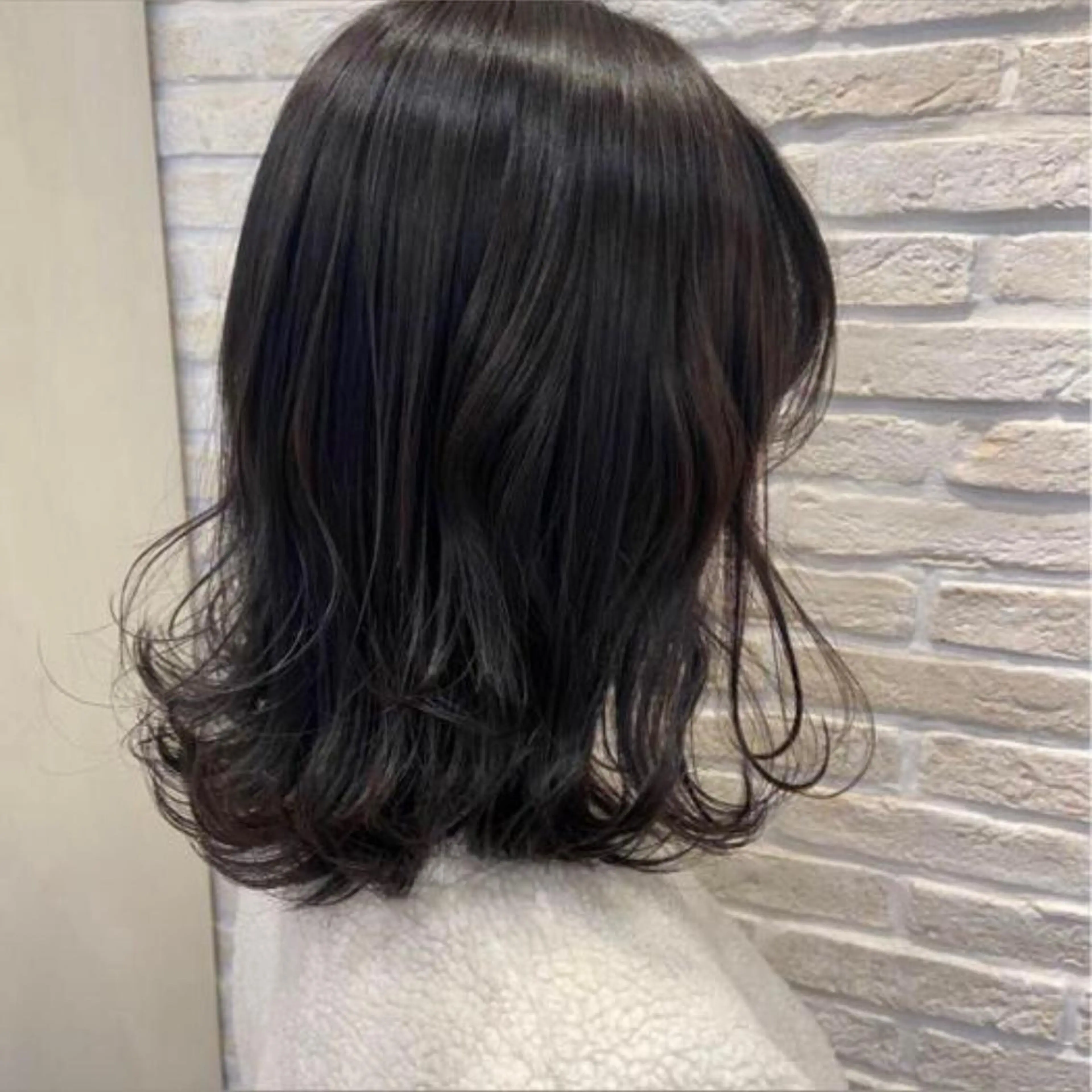 セミロング パーマ セミロングパーマ デジタルパーマ ヘアカラー 岩戸優奈 束感まつげ ピンク/ベージュのヘアスタイル