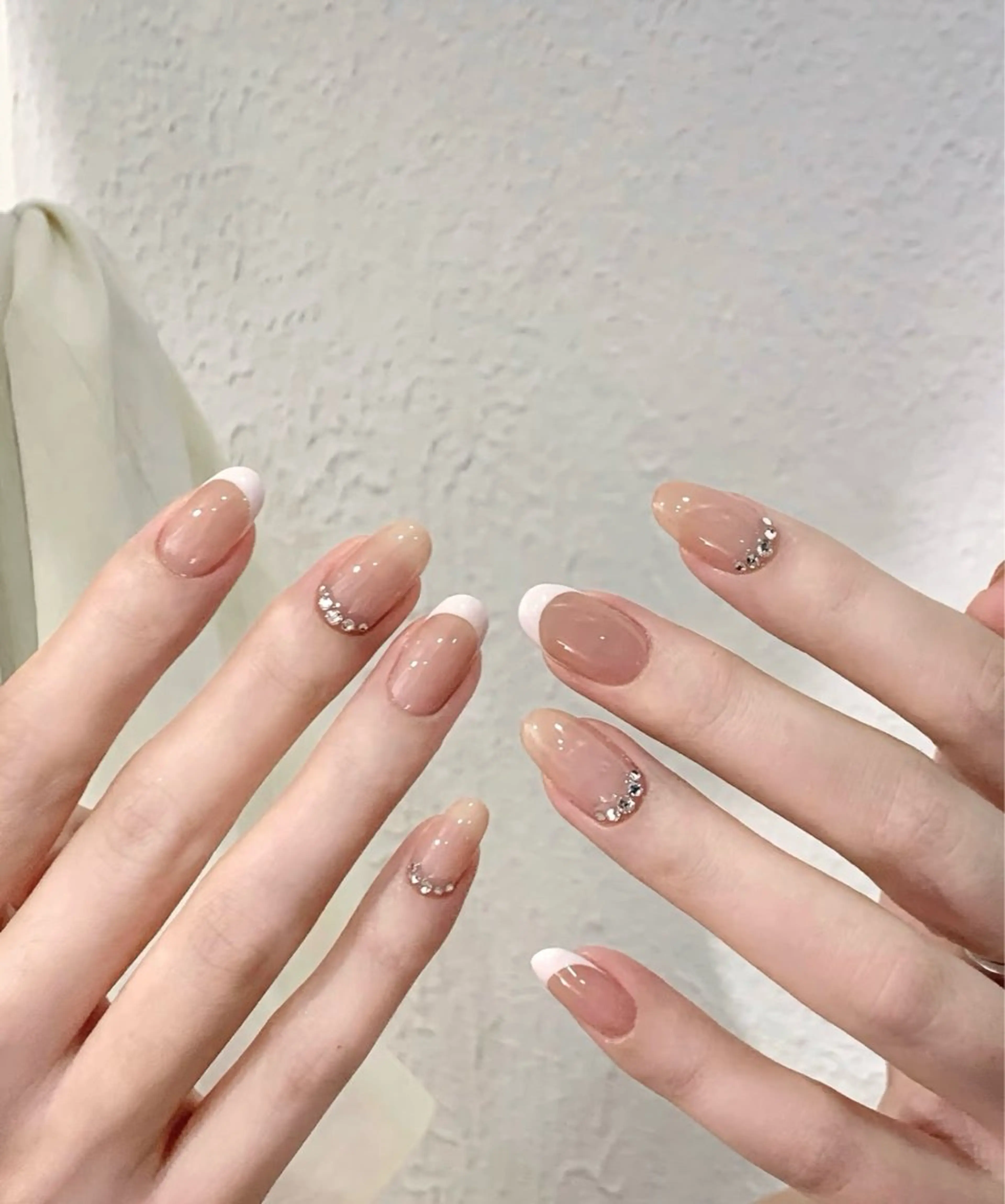 ネイル アートネイル オーロラネイル チークネイル フレンチネイル ガラスフレンチ ハンドネイル 🎀YooLi Nail salonのネイルデザイン