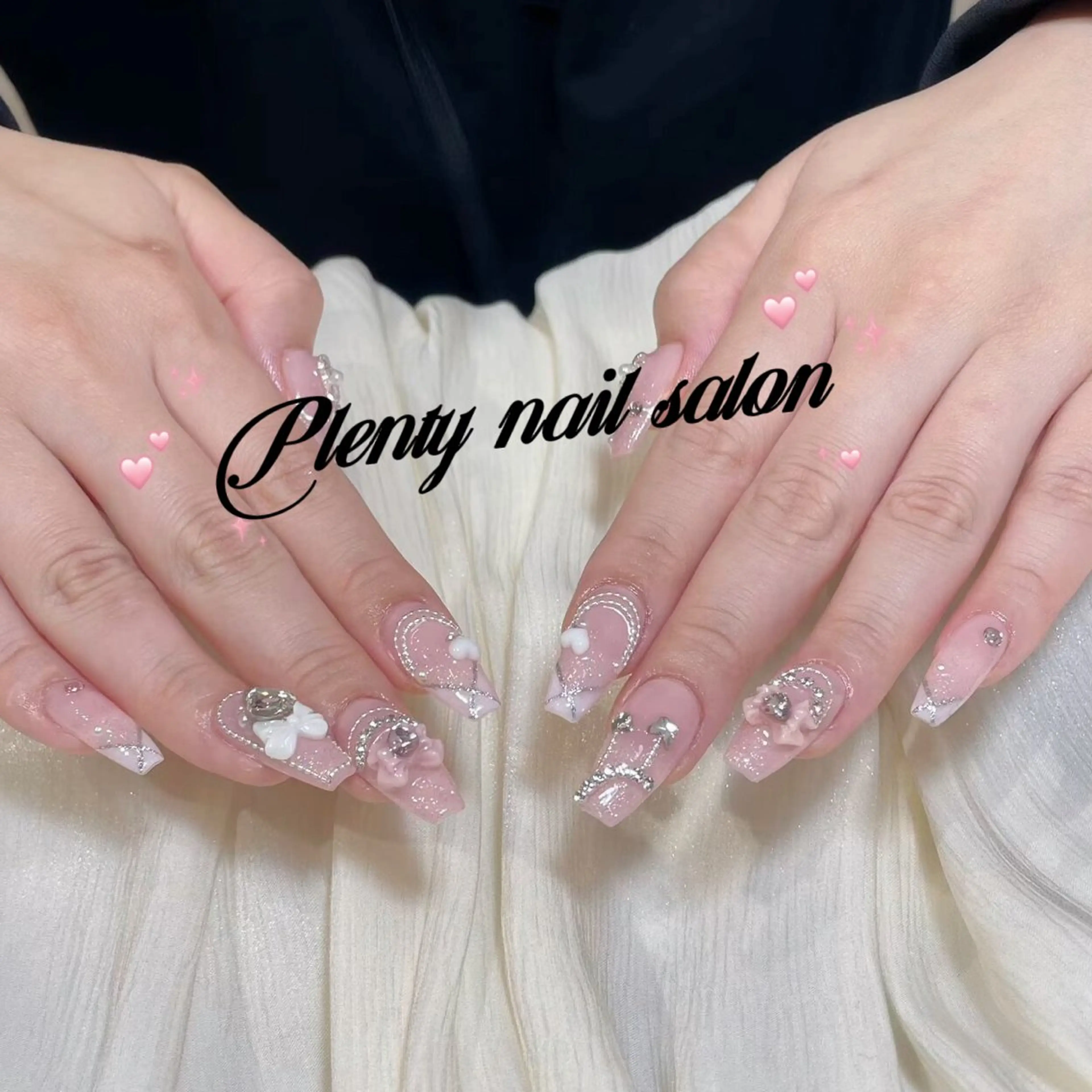ネイル アートネイル オーロラネイル キラキラネイル 韓国ネイル マグネットネイル ハンドネイル ハンドケア Plenty 💞のネイルデザイン