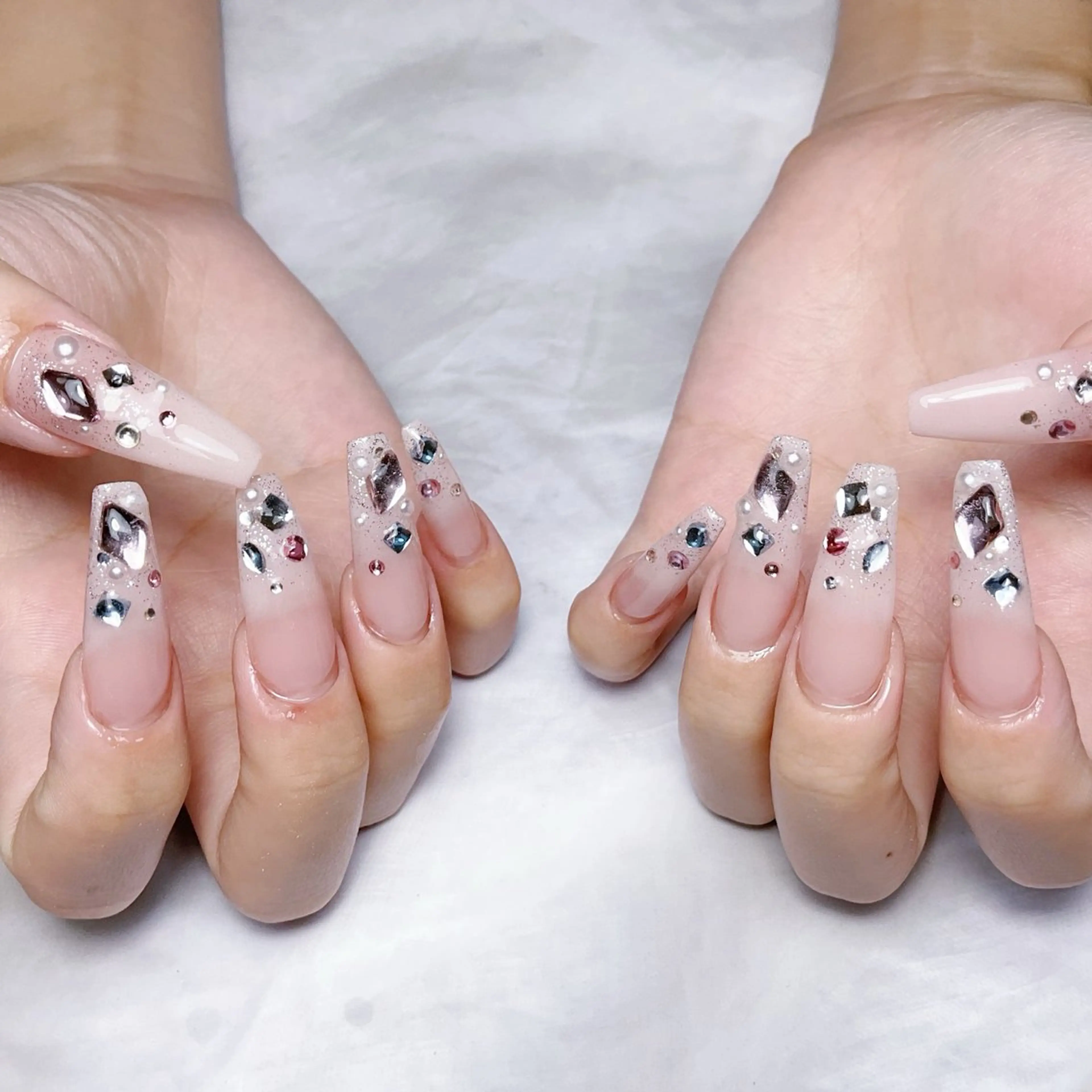 ネイル ハンドネイル 🍭Yun nail hyejin🌸のネイルデザイン