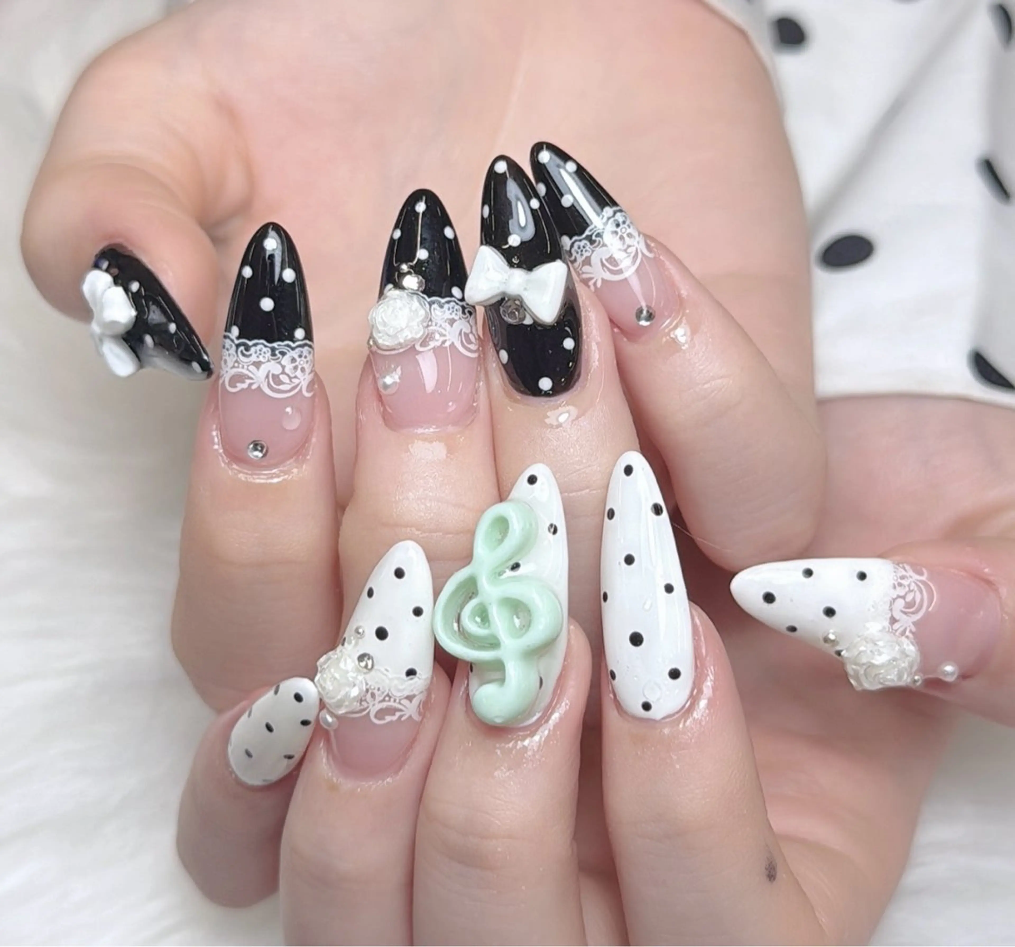 ネイル ハンドネイル REI NAIL1のネイルデザイン