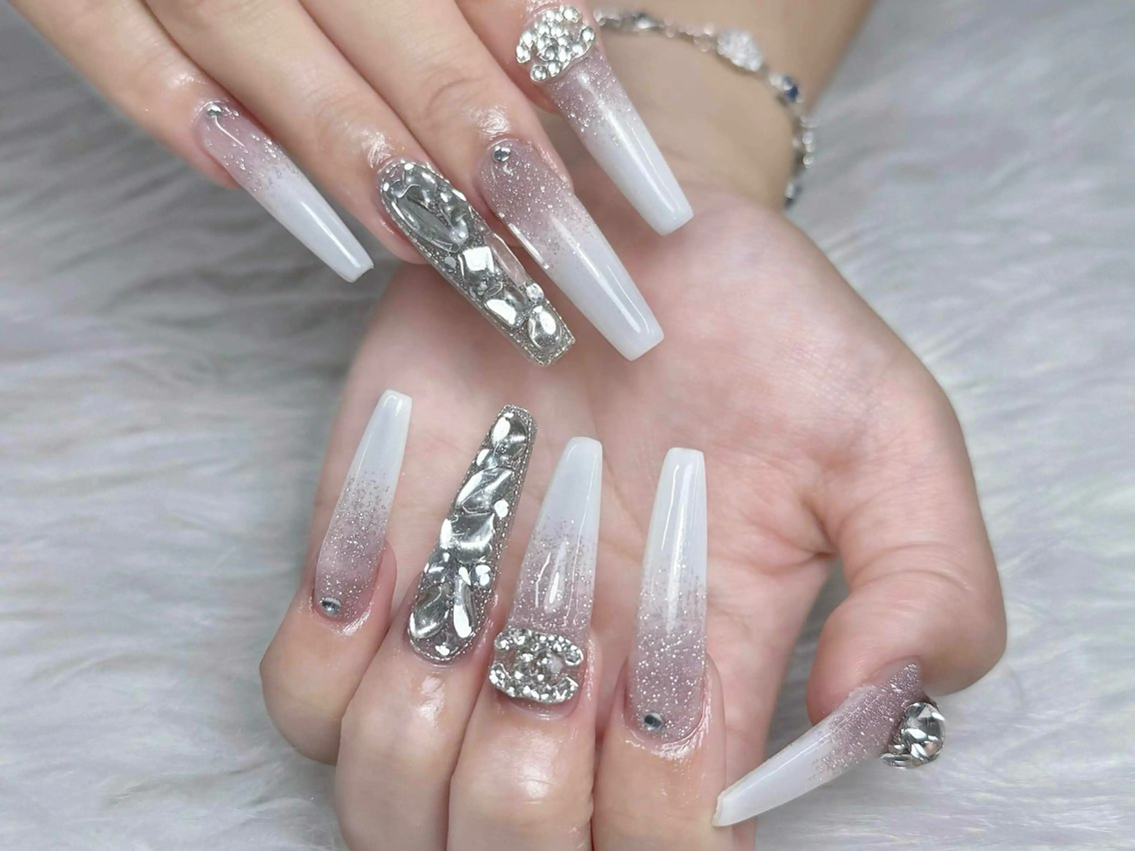 ネイル ハンドネイル ハンドケア Nova Nail Nambaのネイルデザイン