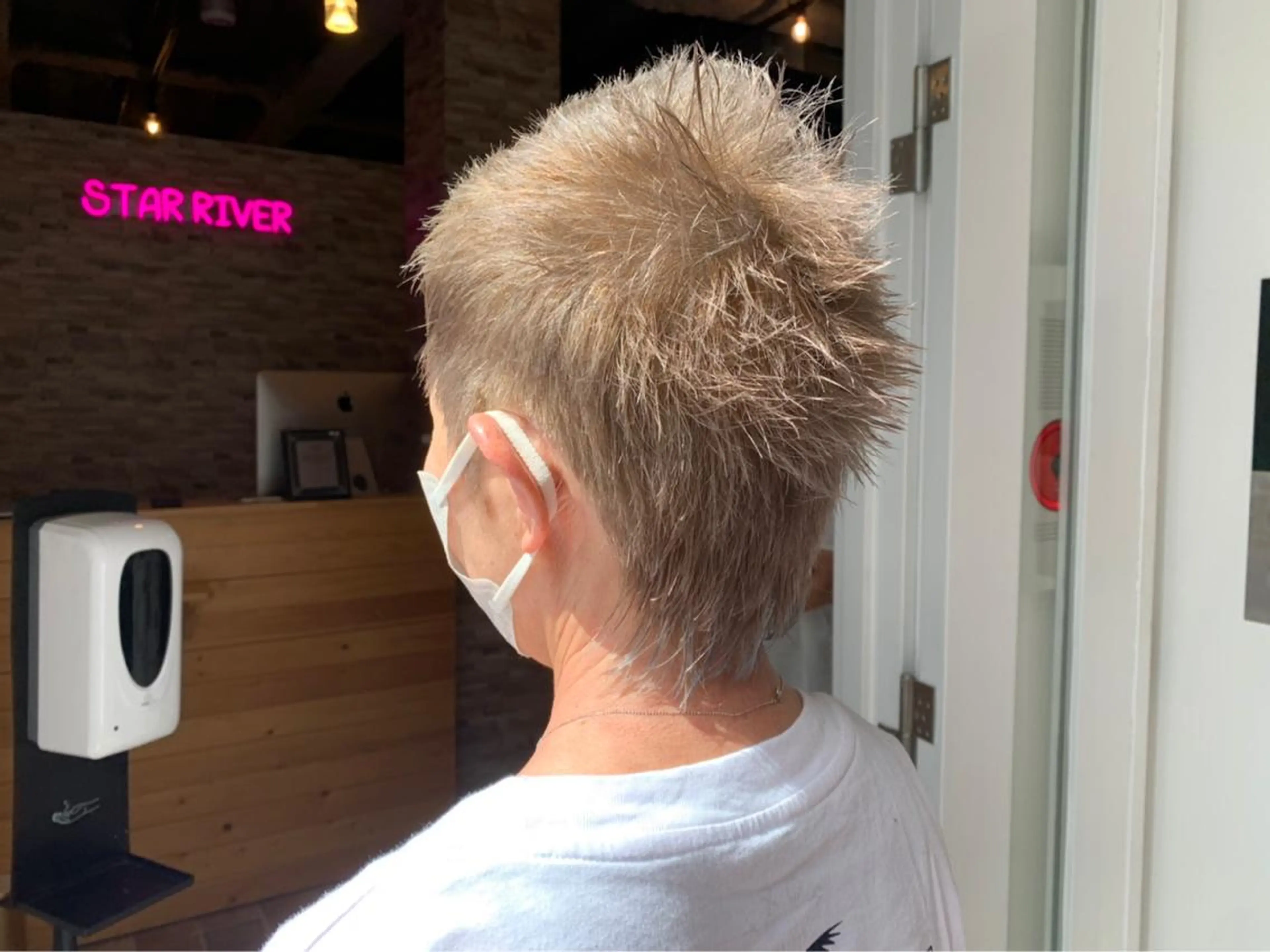 ショート カラー ヘアカラー&縮毛矯正 STAR☆RIVERのヘアスタイル