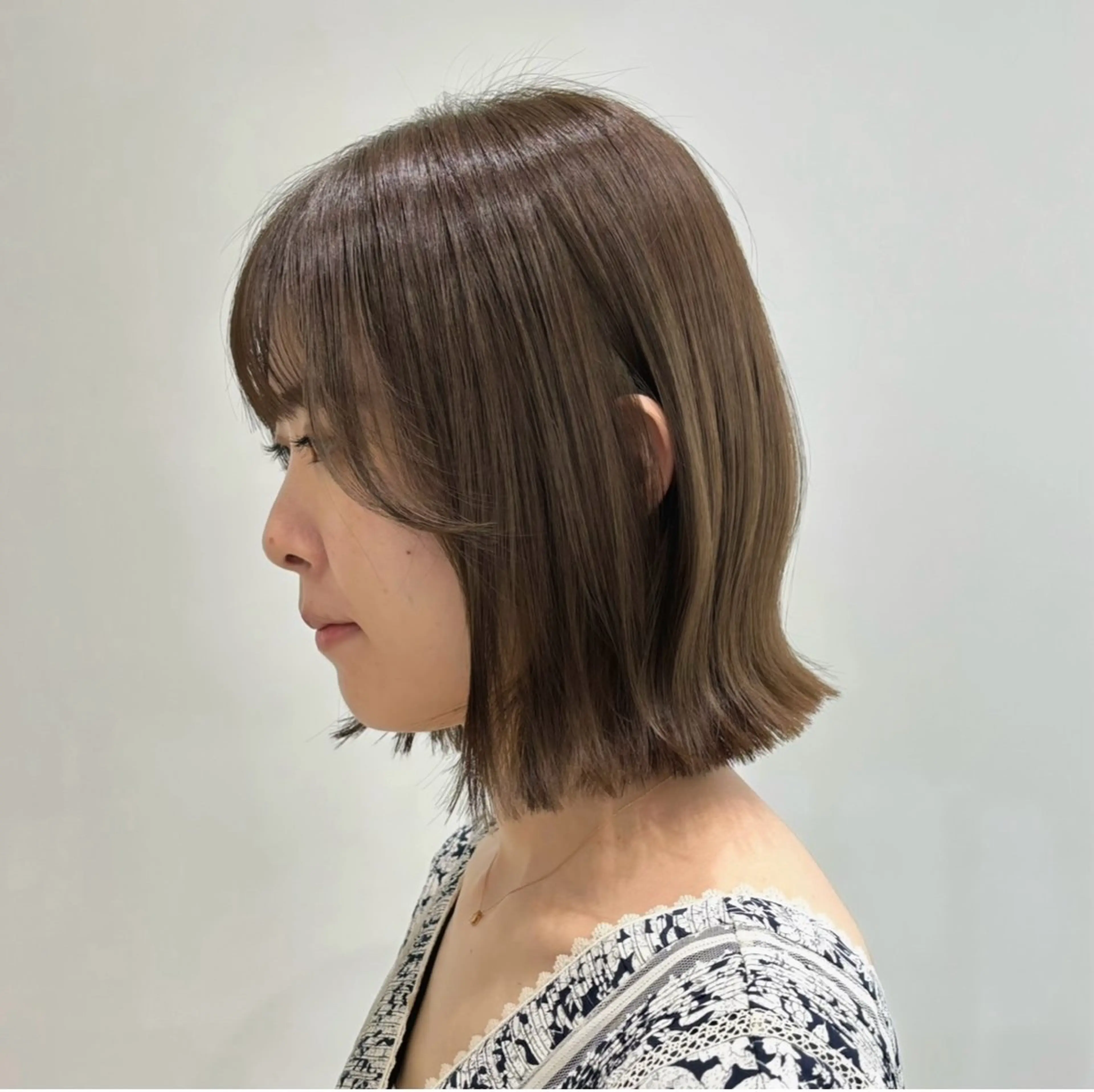 ミディアム カラー ベージュカラー オリーブベージュ ボブ くびれヘア カット ヘアカラー トリートメント ベージュ🤎透明感 カラー🤎anriのヘアスタイル