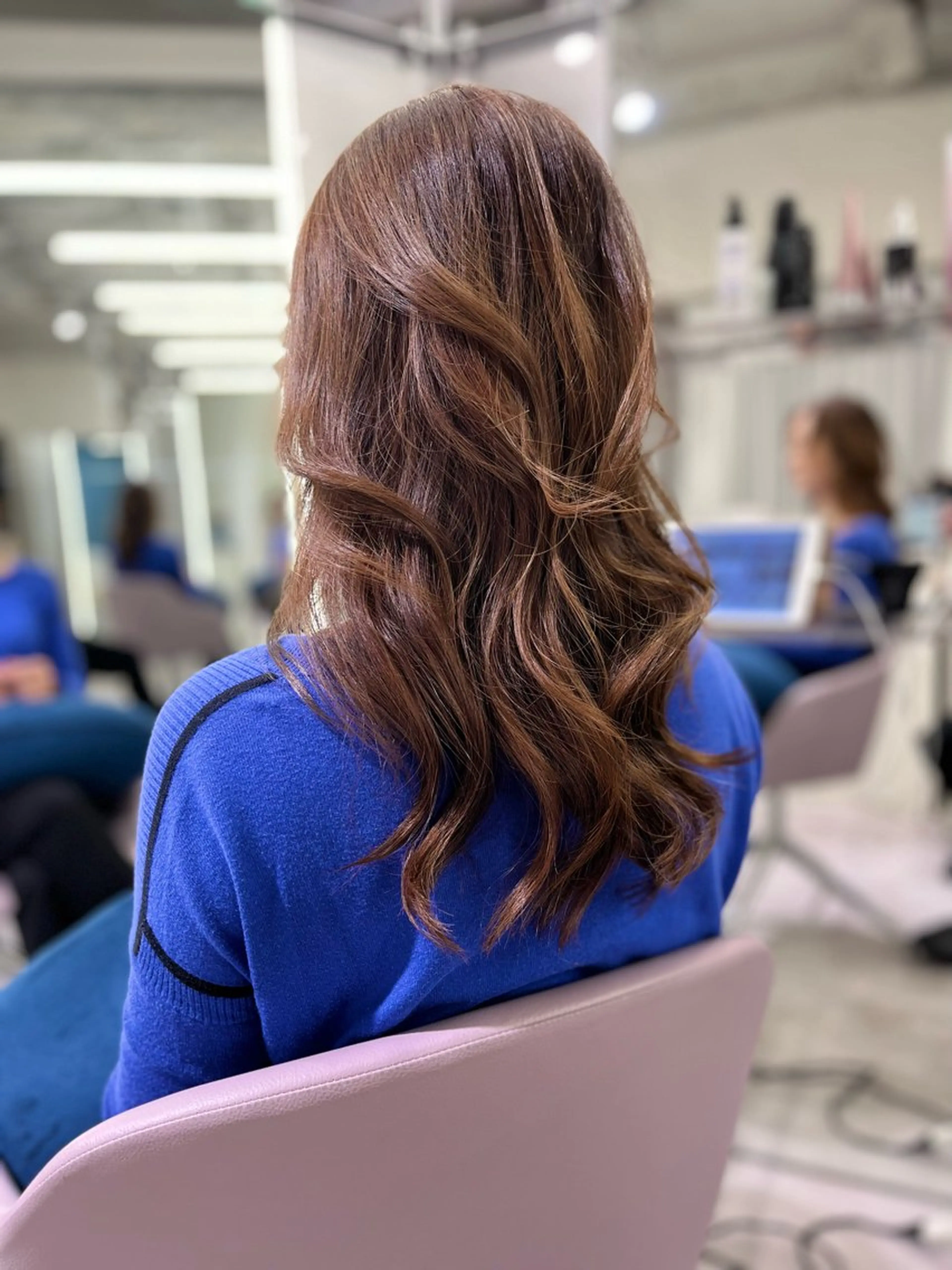 セミロング カラー ヘアアレンジ レイヤー/髪質改善 /透け感カラー/艶髪のヘアスタイル