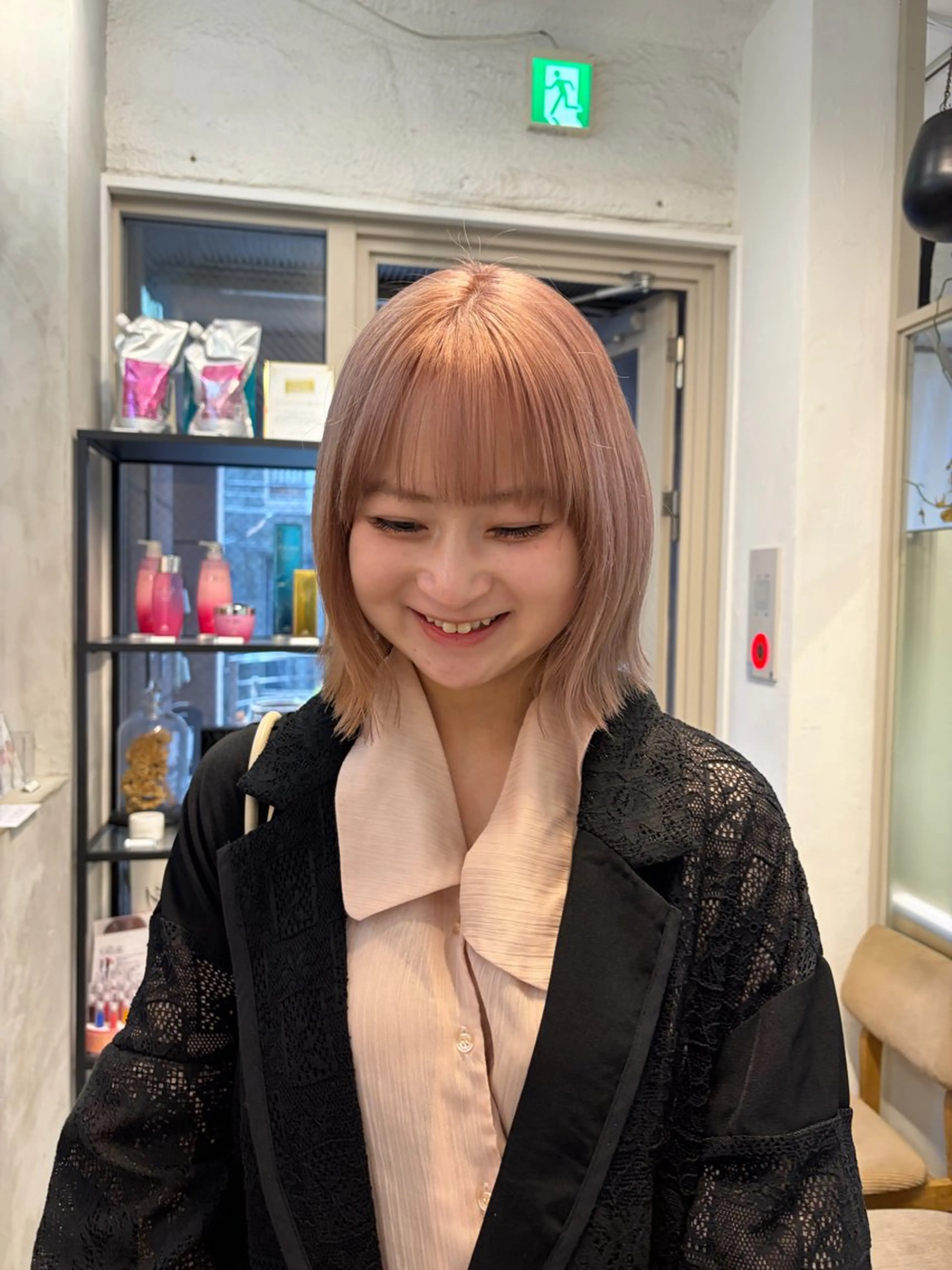 ショート カラー ミルクティー× グレージュMOMOのヘアスタイル