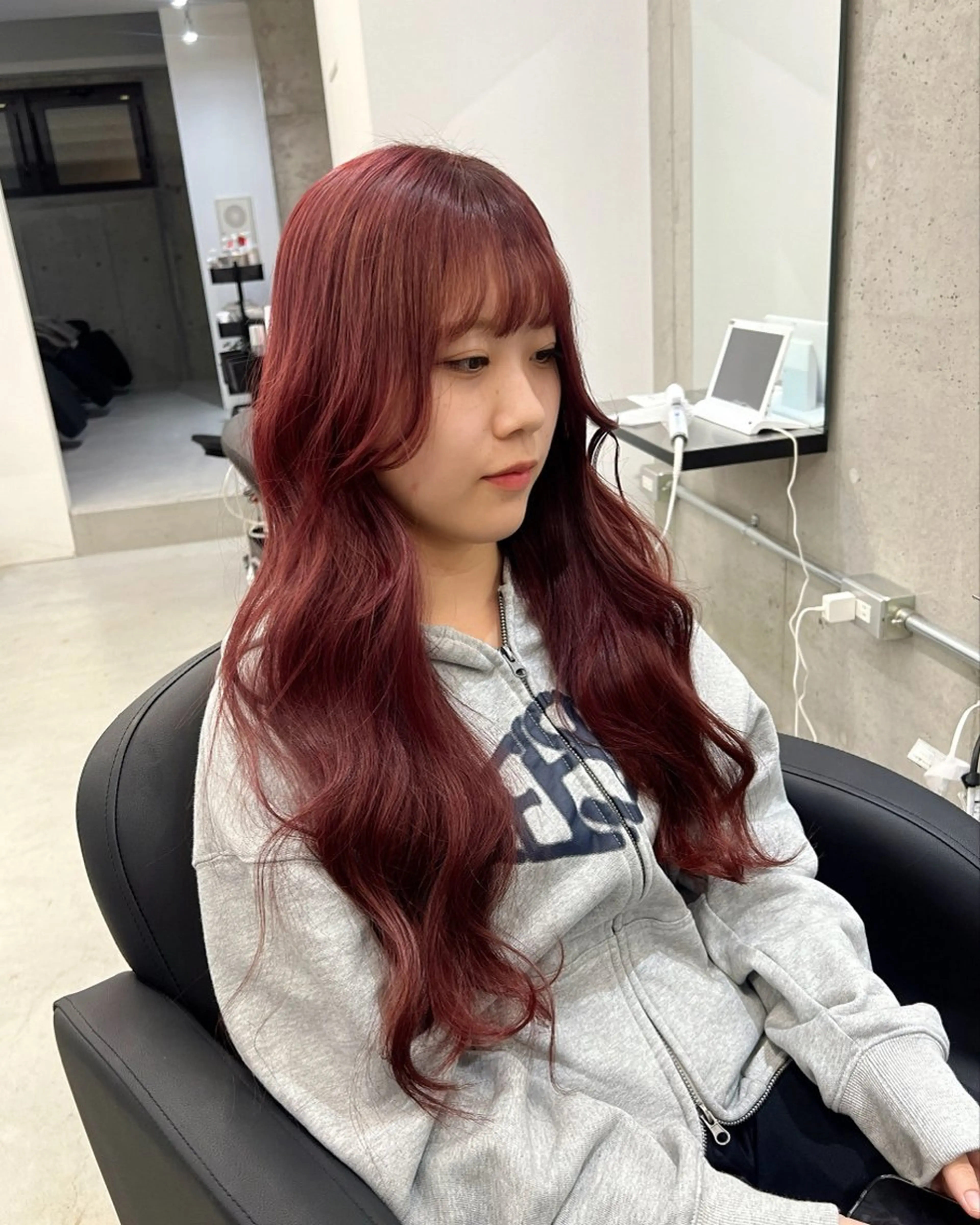 ロング カラー ブリーチ ダブルカラー ブリーチなしカラー レイヤーカット 頓所 大昂のヘアスタイル