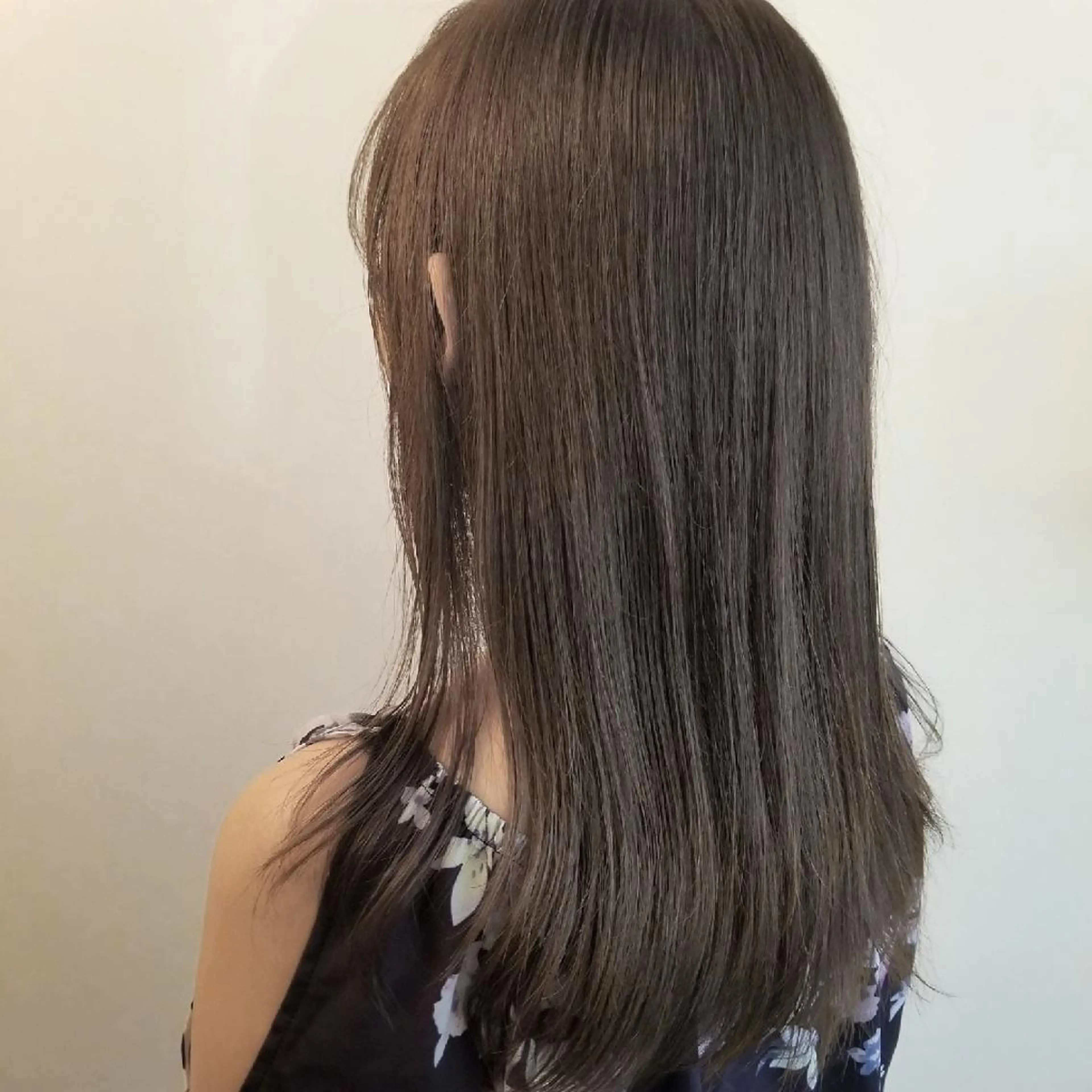 ロング カラー 伊藤 功士のヘアスタイル