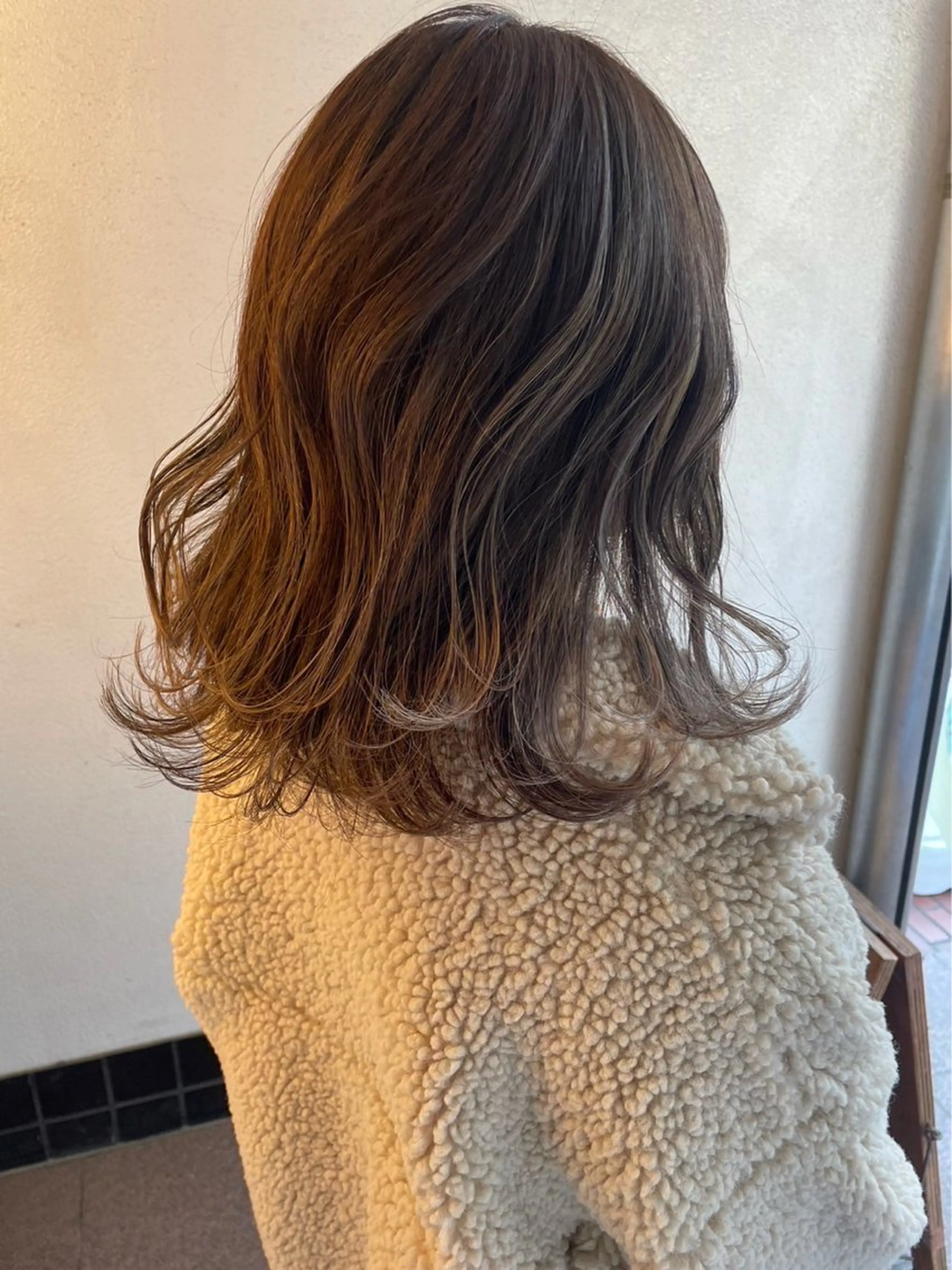 セミロング カラー attrait茅ヶ崎 関根美歩のヘアスタイル