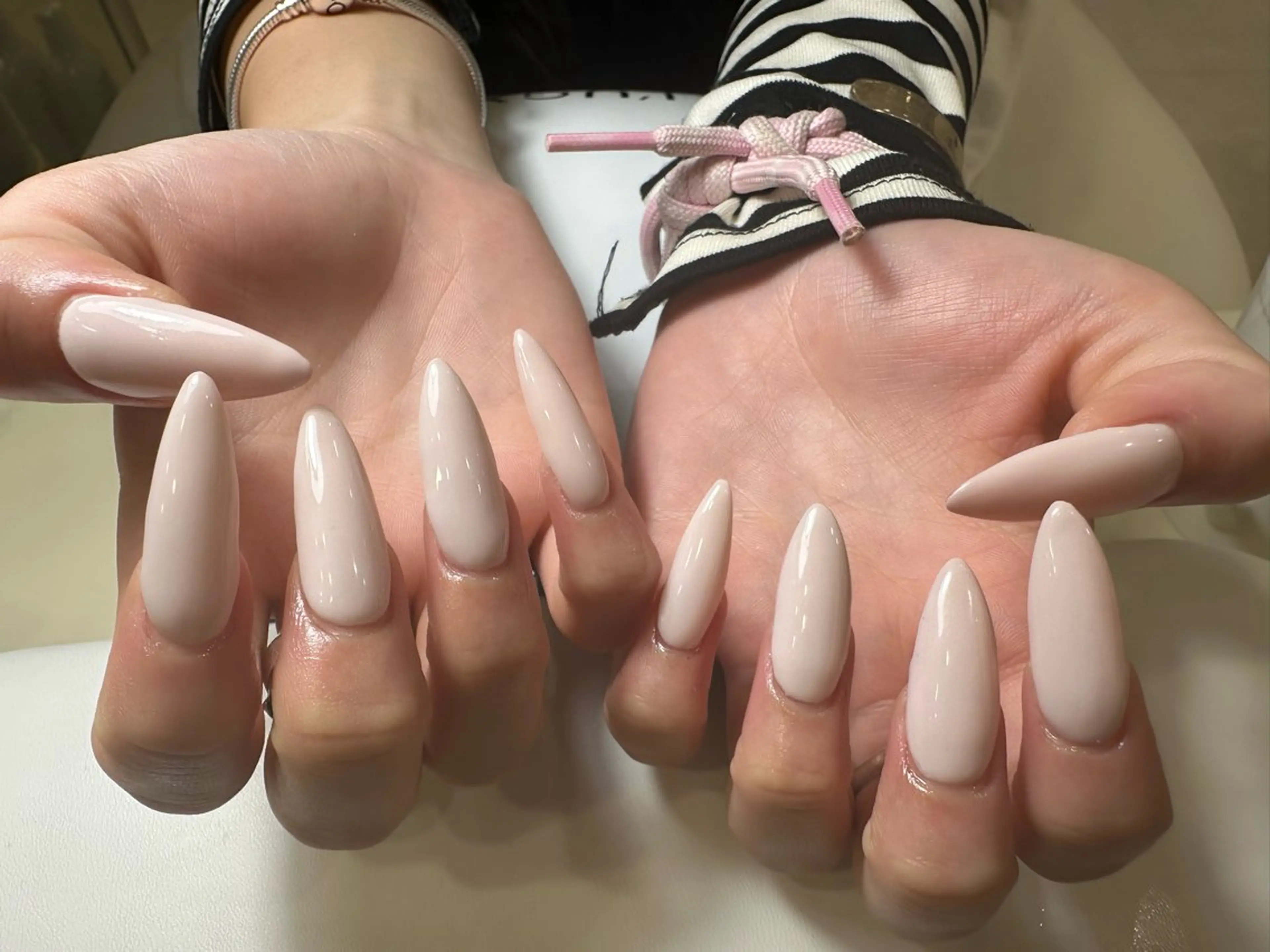 ネイル ワンカラーネイル ハンドネイル ハンドケア LyymSalon _rinのネイルデザイン