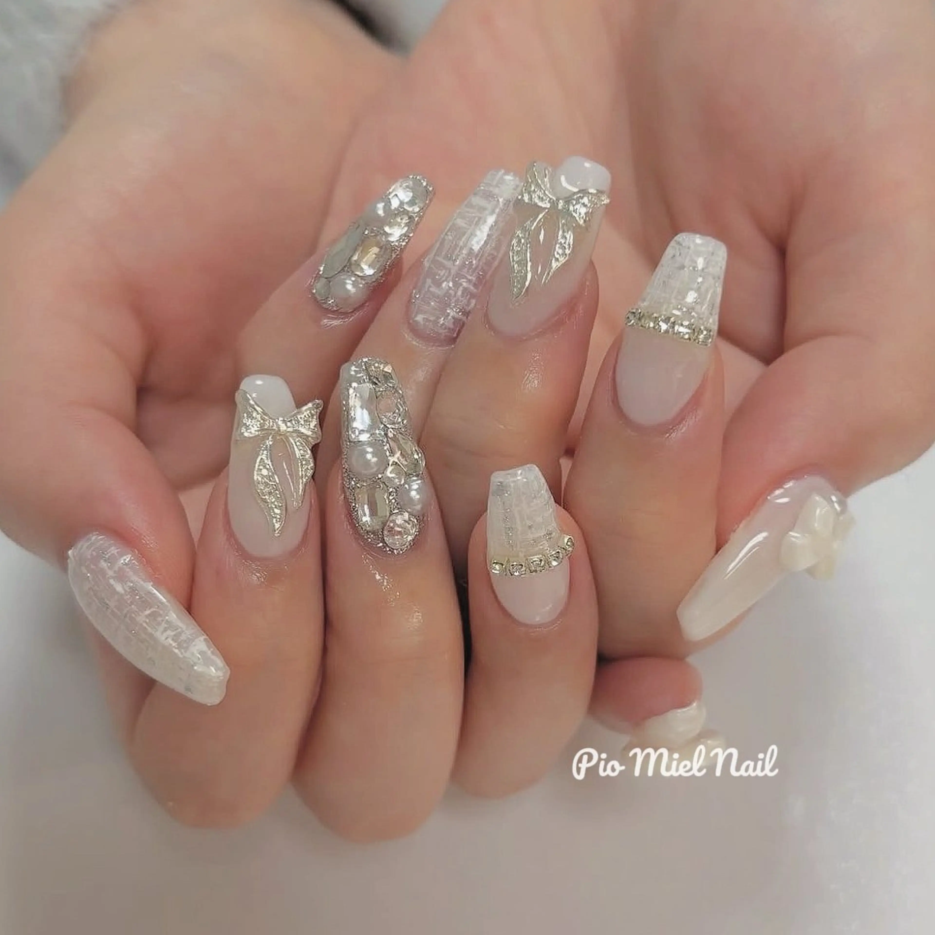 ミディアム ハンドネイル ハンドケア Pio Mielのネイルデザイン