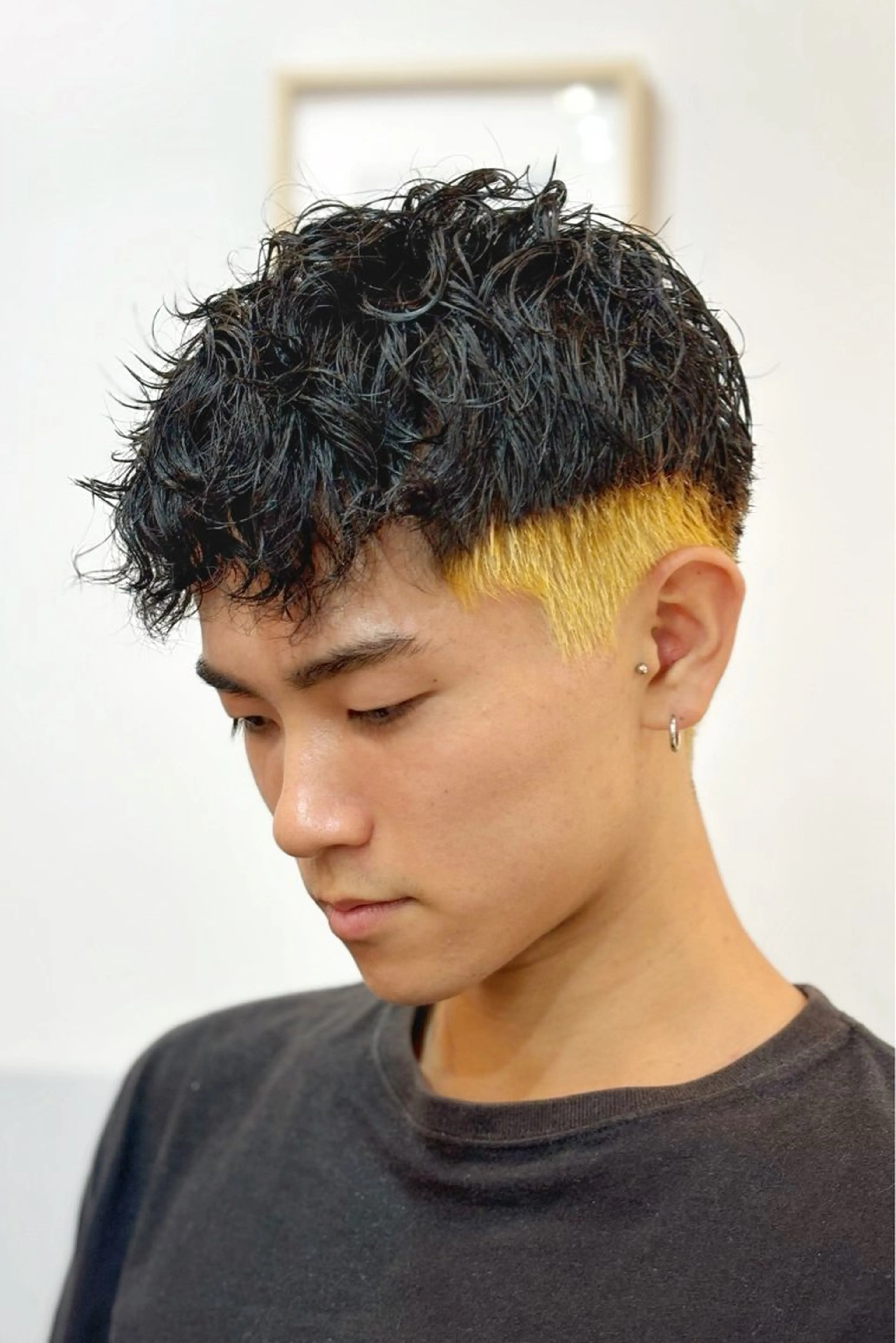 ショート カラー メンズ メンズブリーチ メンズパーマ ブリーチ 藤原 虎次郎のヘアスタイル