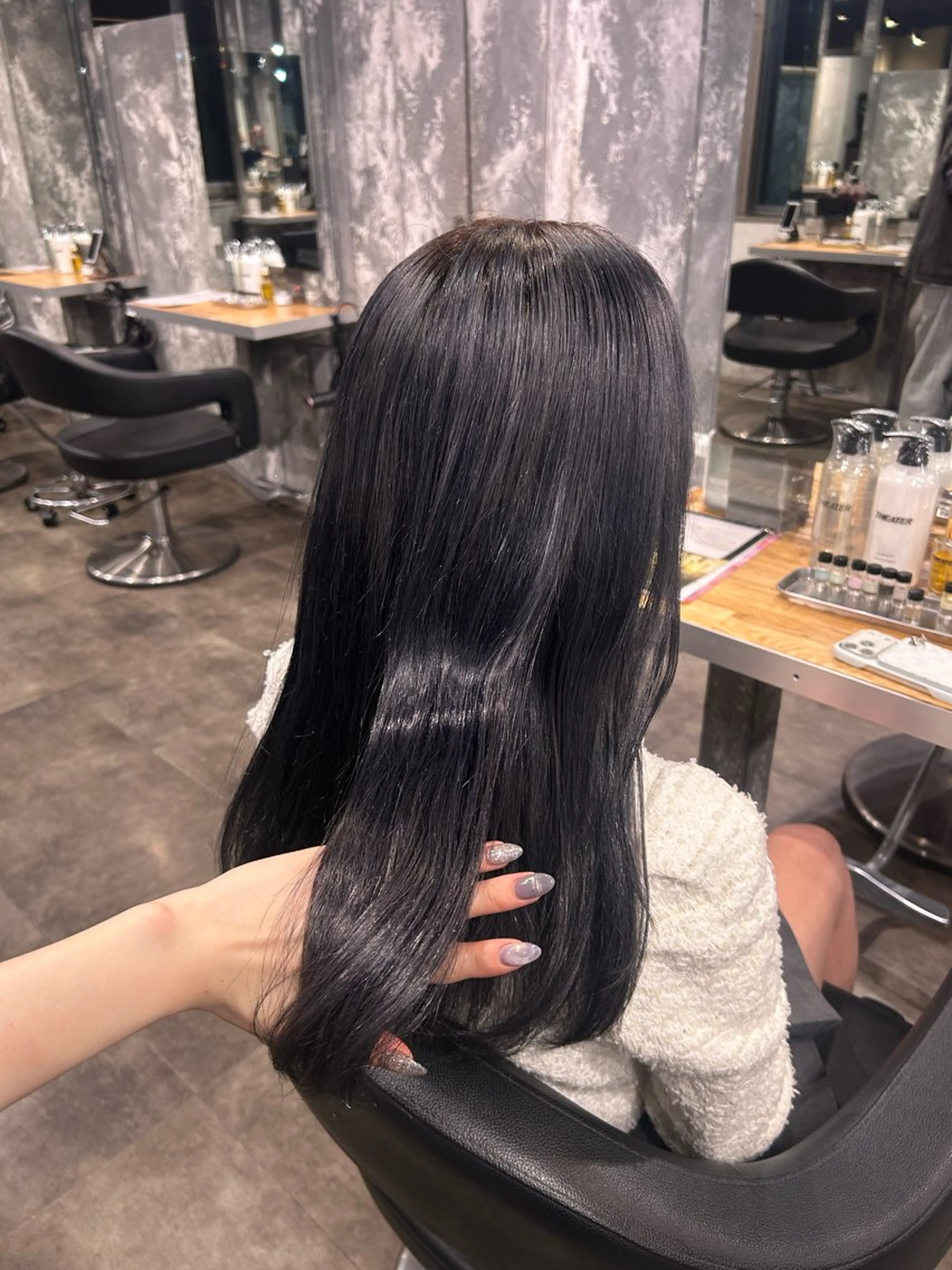 セミロング カラー ヘアカラー トリートメント 寒色🦋韓国ヘア💙 レイヤー/グレージュのヘアスタイル