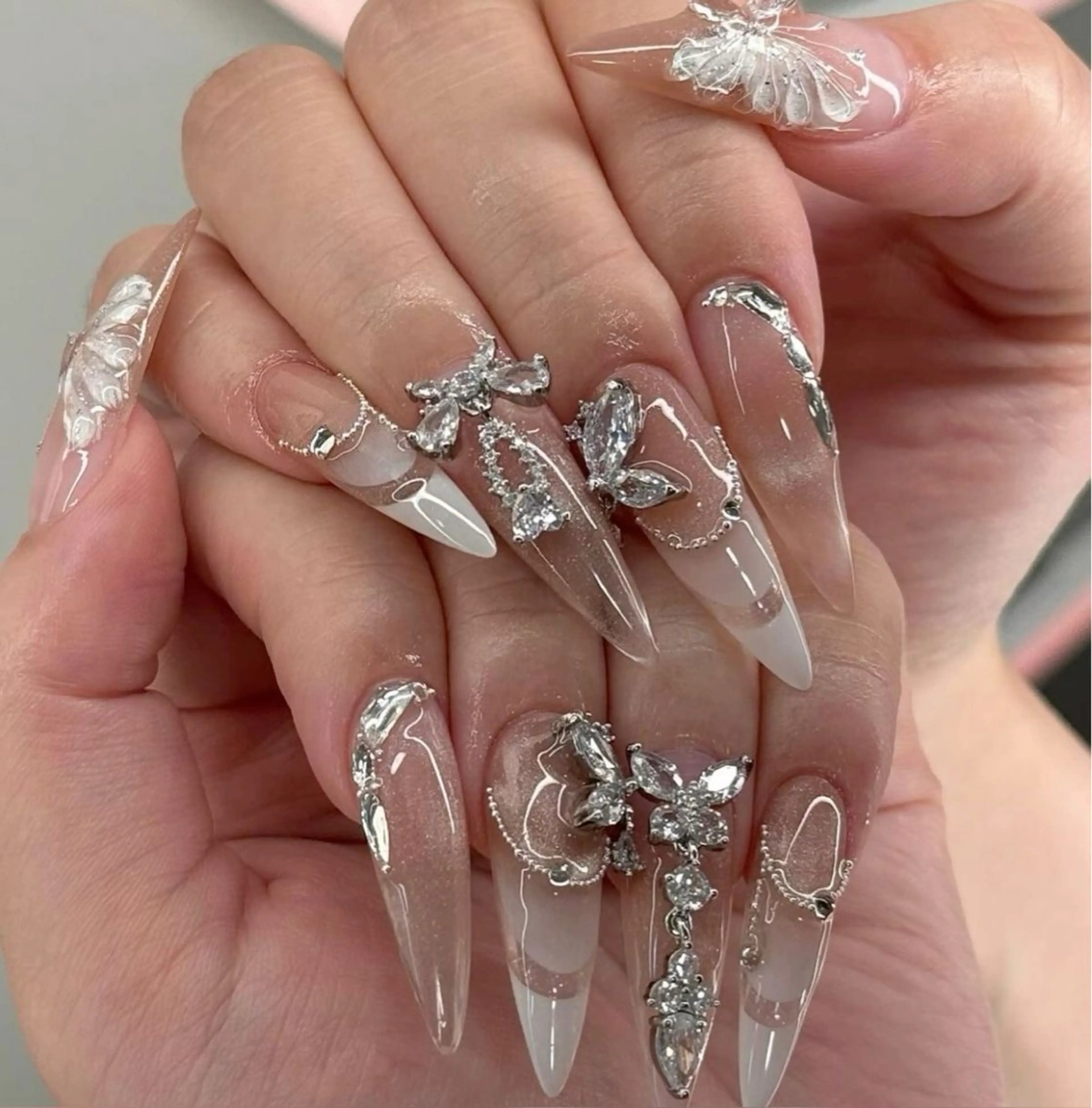 ネイル ボルドー フレンチネイル グラデーション キラキラネイル 韓国ネイル ハンドネイル Rin Nail Shinokuboのネイルデザイン