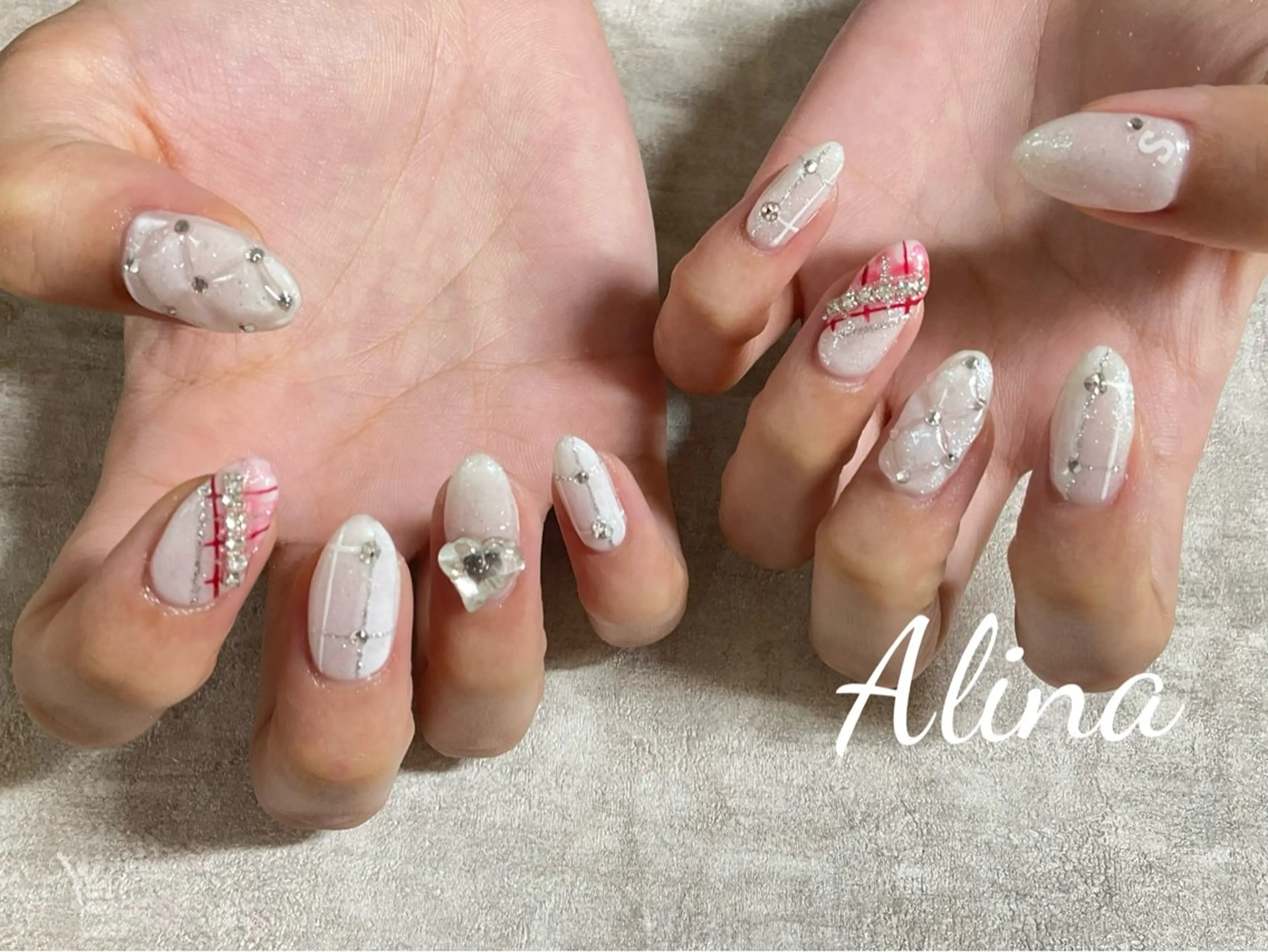 ミディアム Alina エリナのネイルデザイン