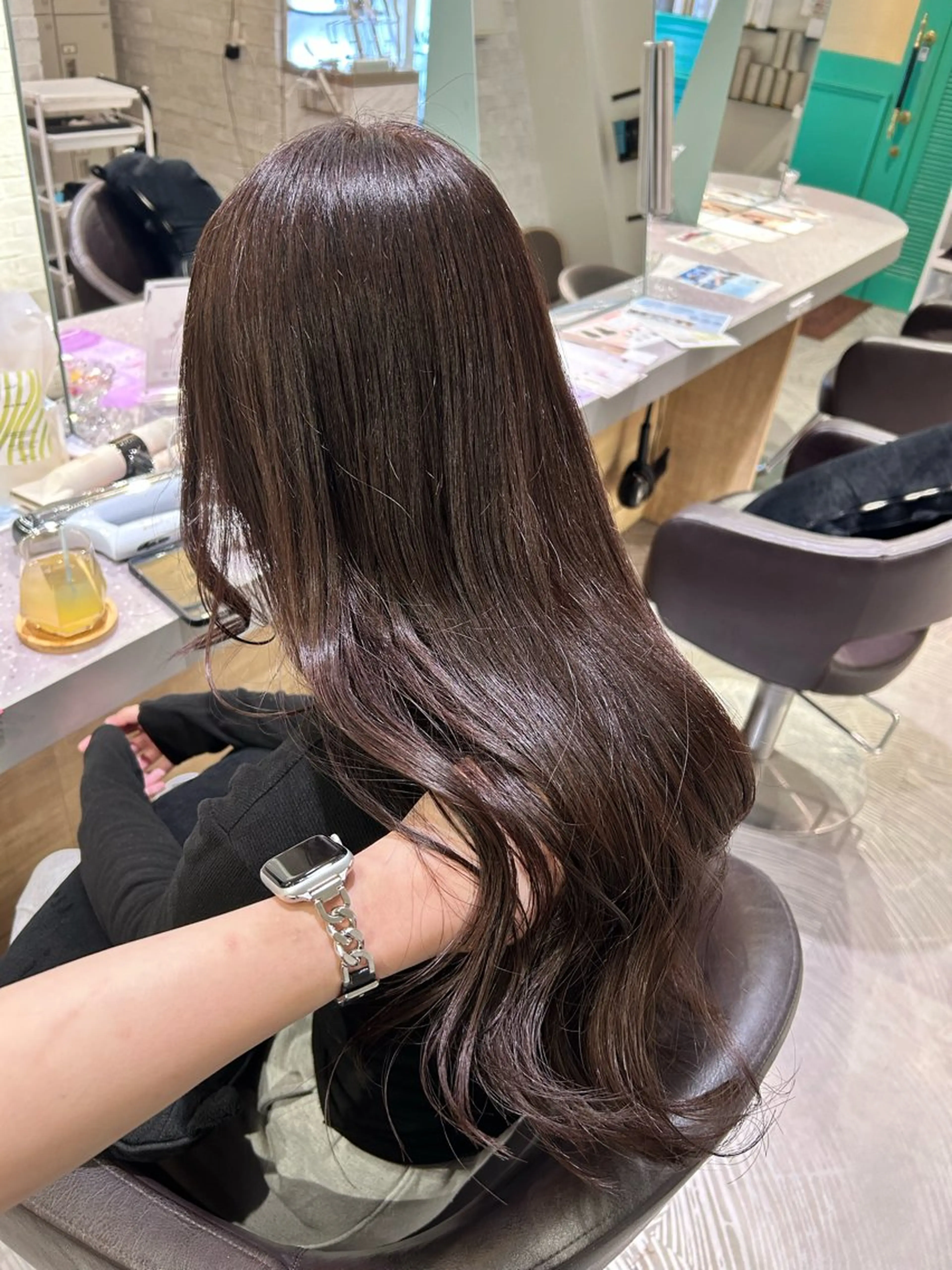 ロング ヘアカラー 宮川 あかりのヘアスタイル