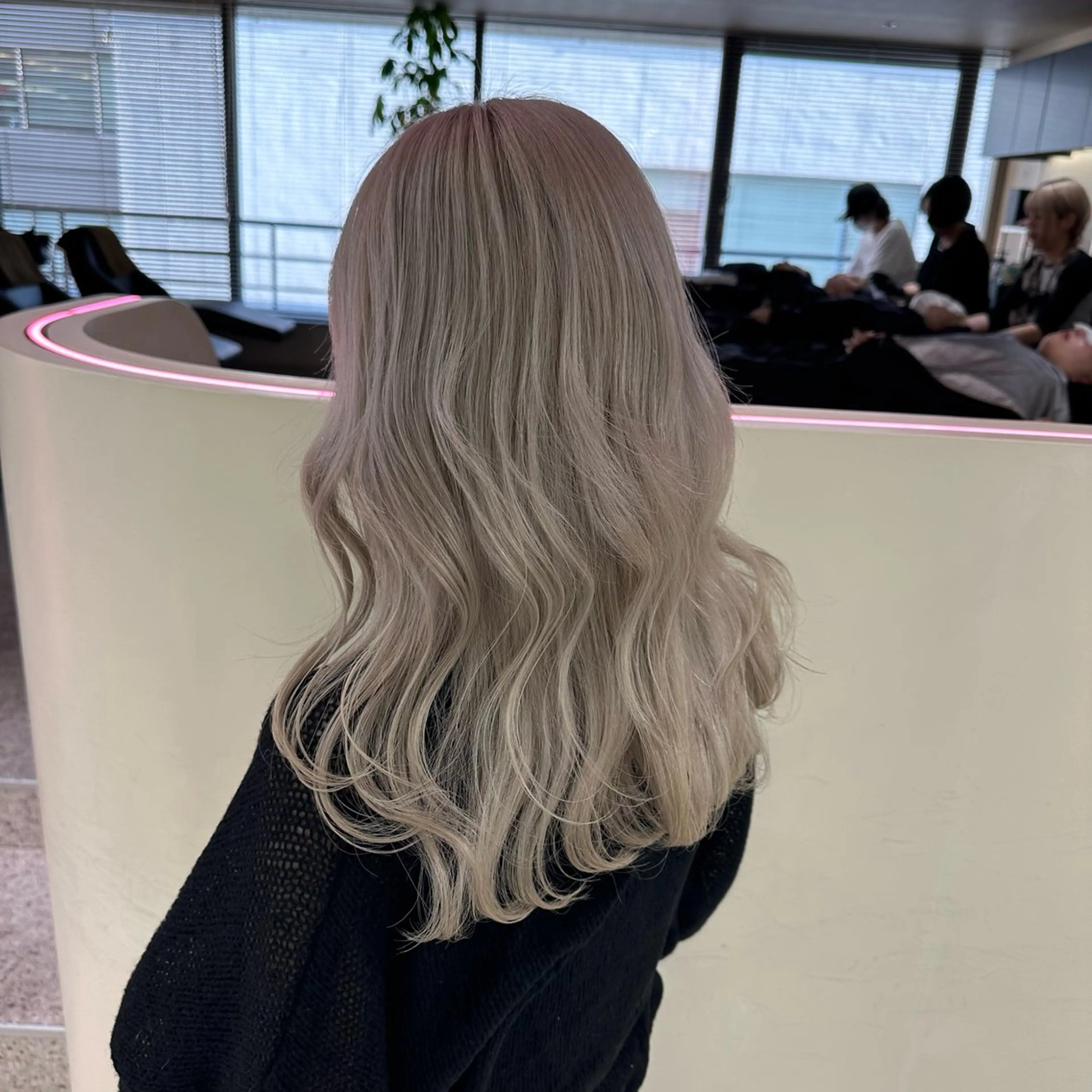 ロング ️🫧 AINE 🫧ハイトーンカラーのヘアスタイル