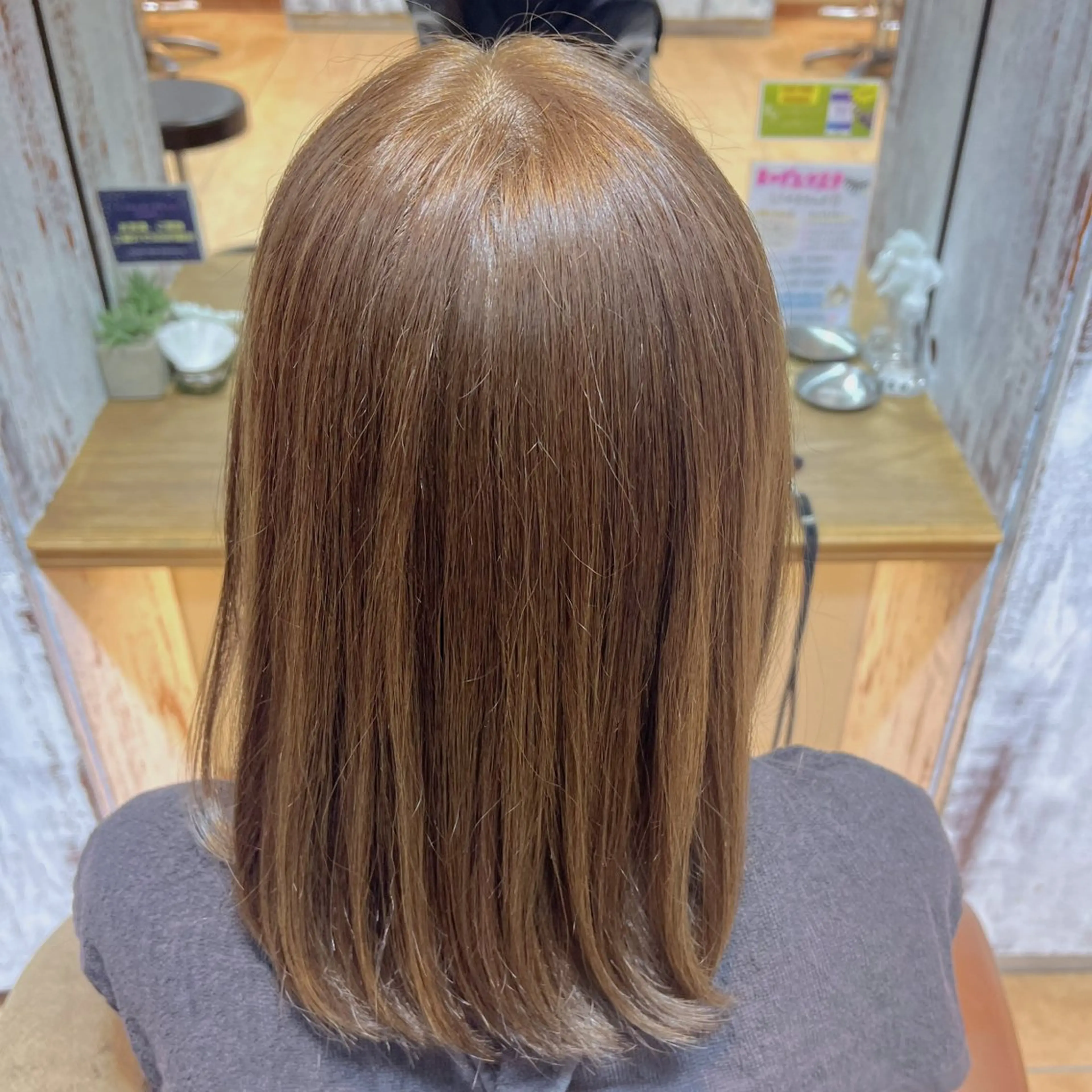 ミディアム カラー ブリーチ 透明感カラー ブリーチなしカラー ヘアカラー Dia ‎ アキヨシ ミユのヘアスタイル