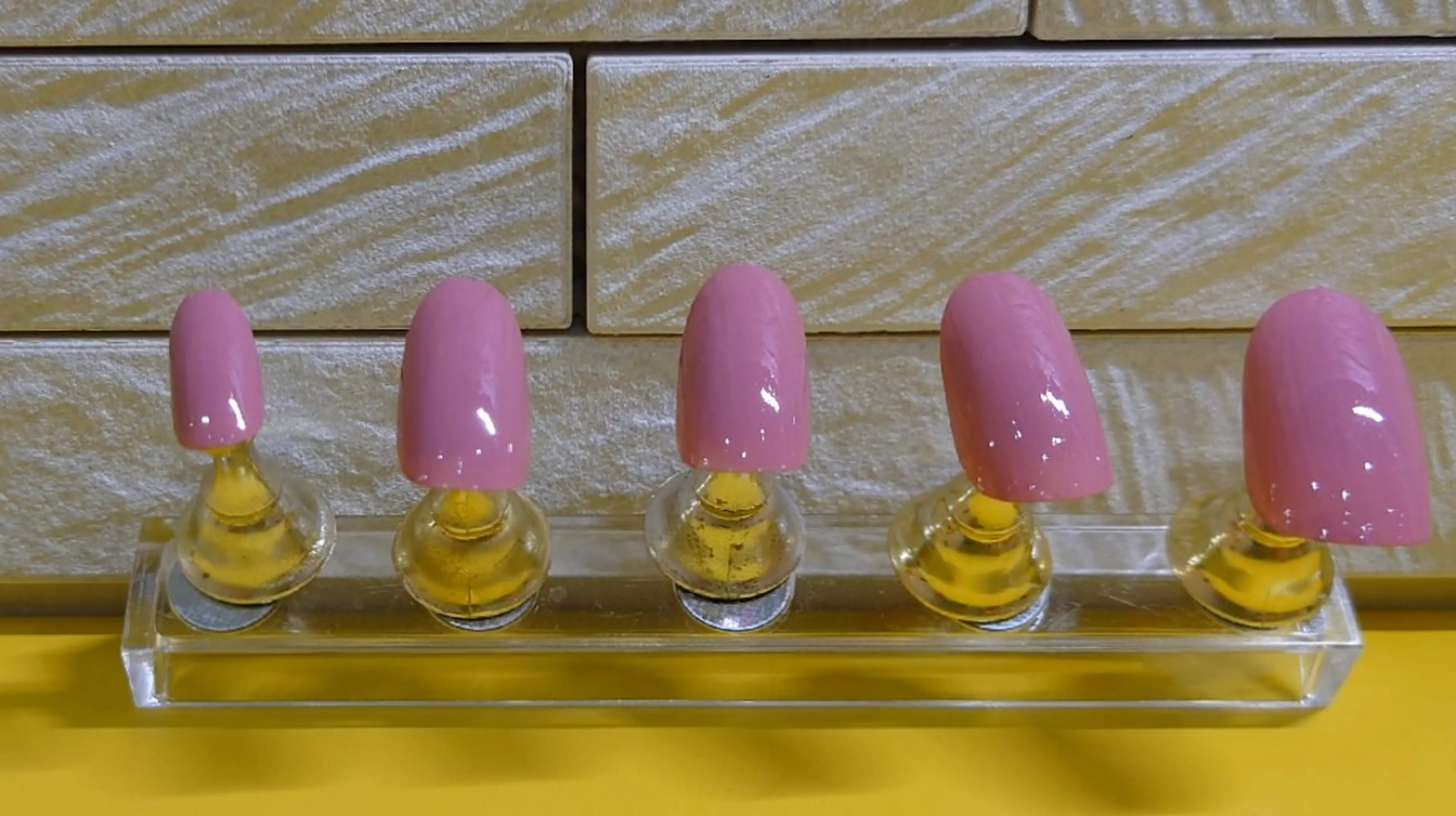 ネイル ワンカラーネイル lou jrのネイルデザイン