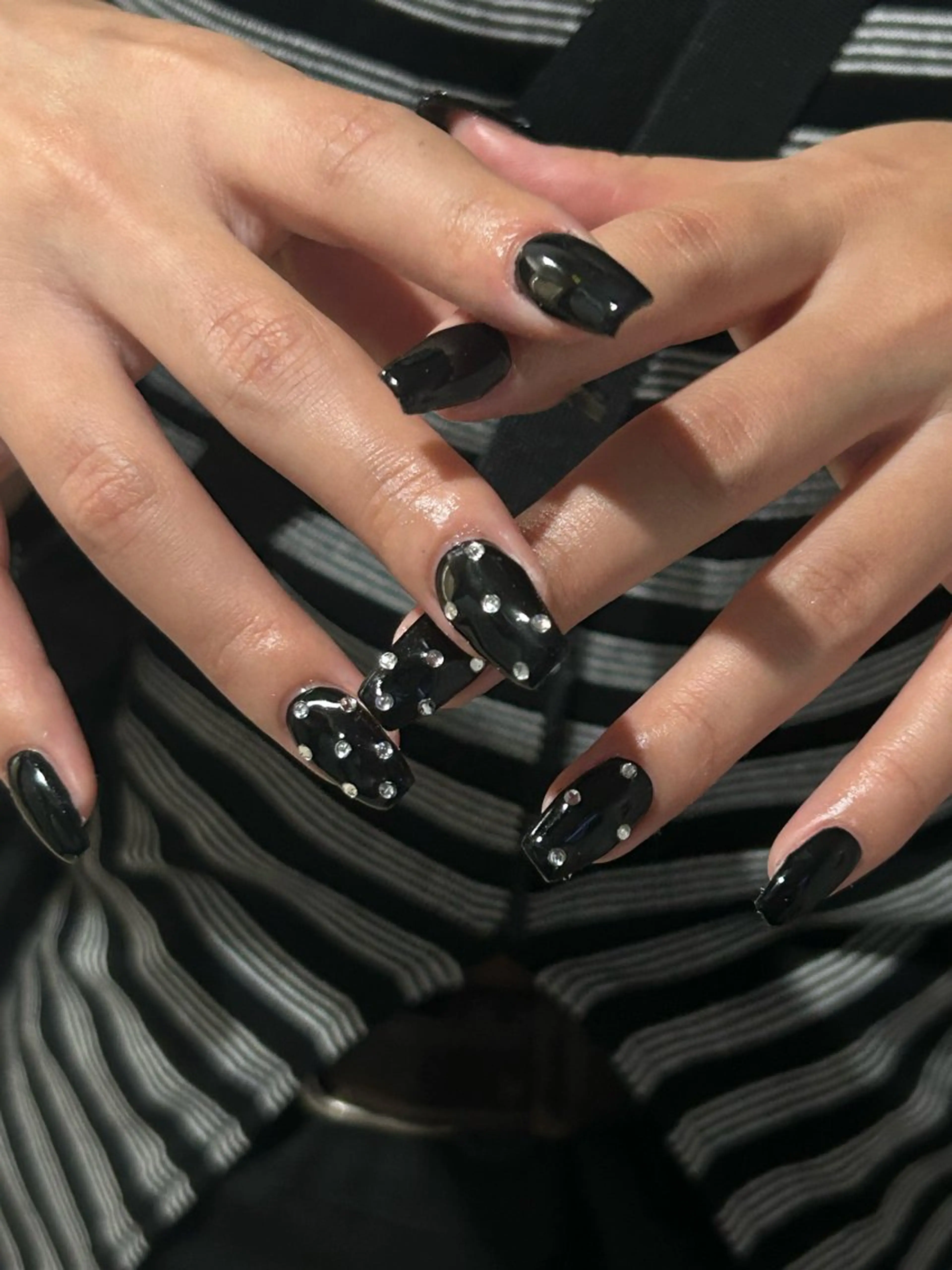 ネイル ドット シンプルネイル sakae yurinaのネイルデザイン