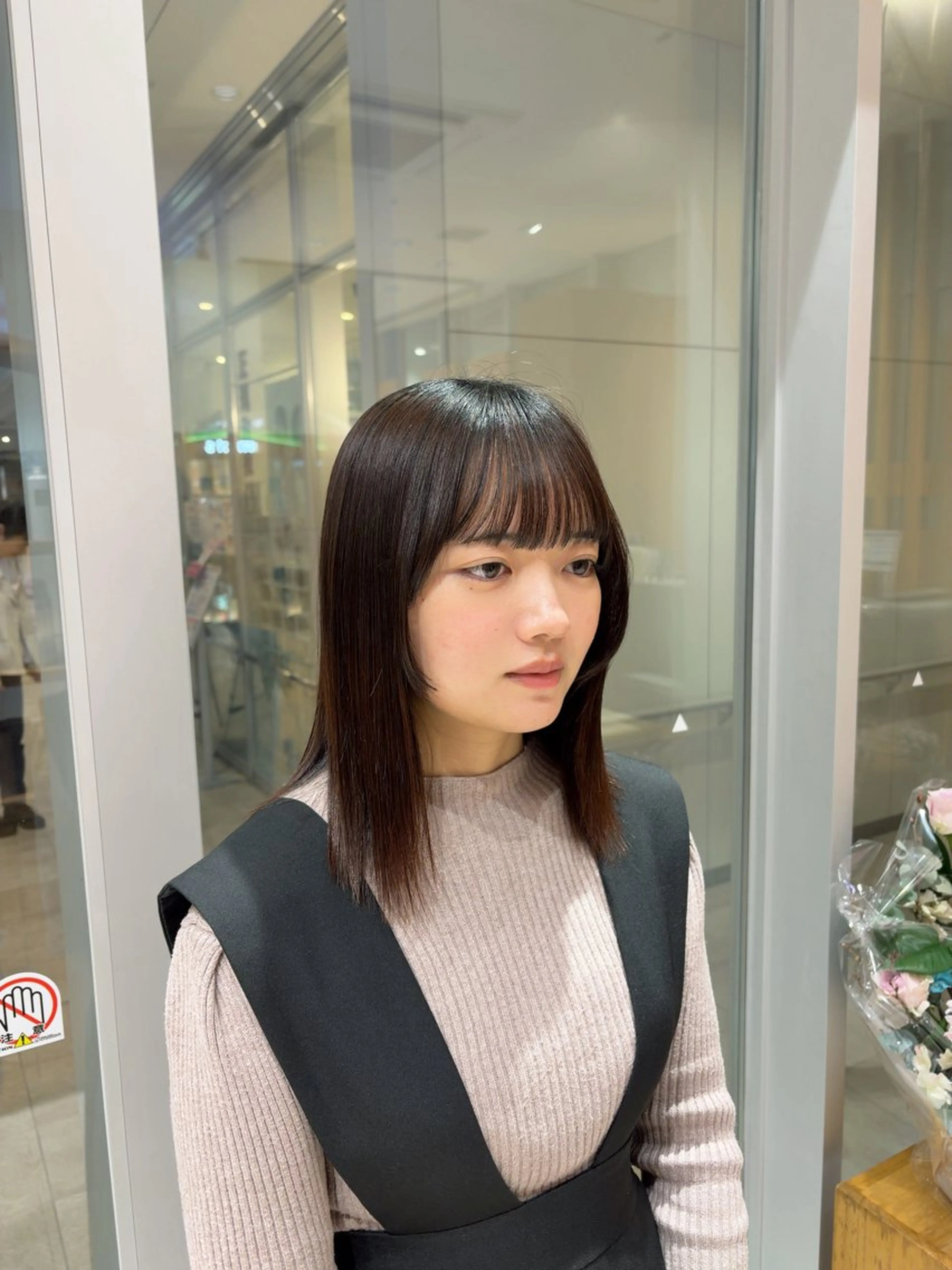 ミディアム パーマ 縮毛矯正 トリートメント 💎ツヤ髪ストレート カラー💎かのんのヘアスタイル