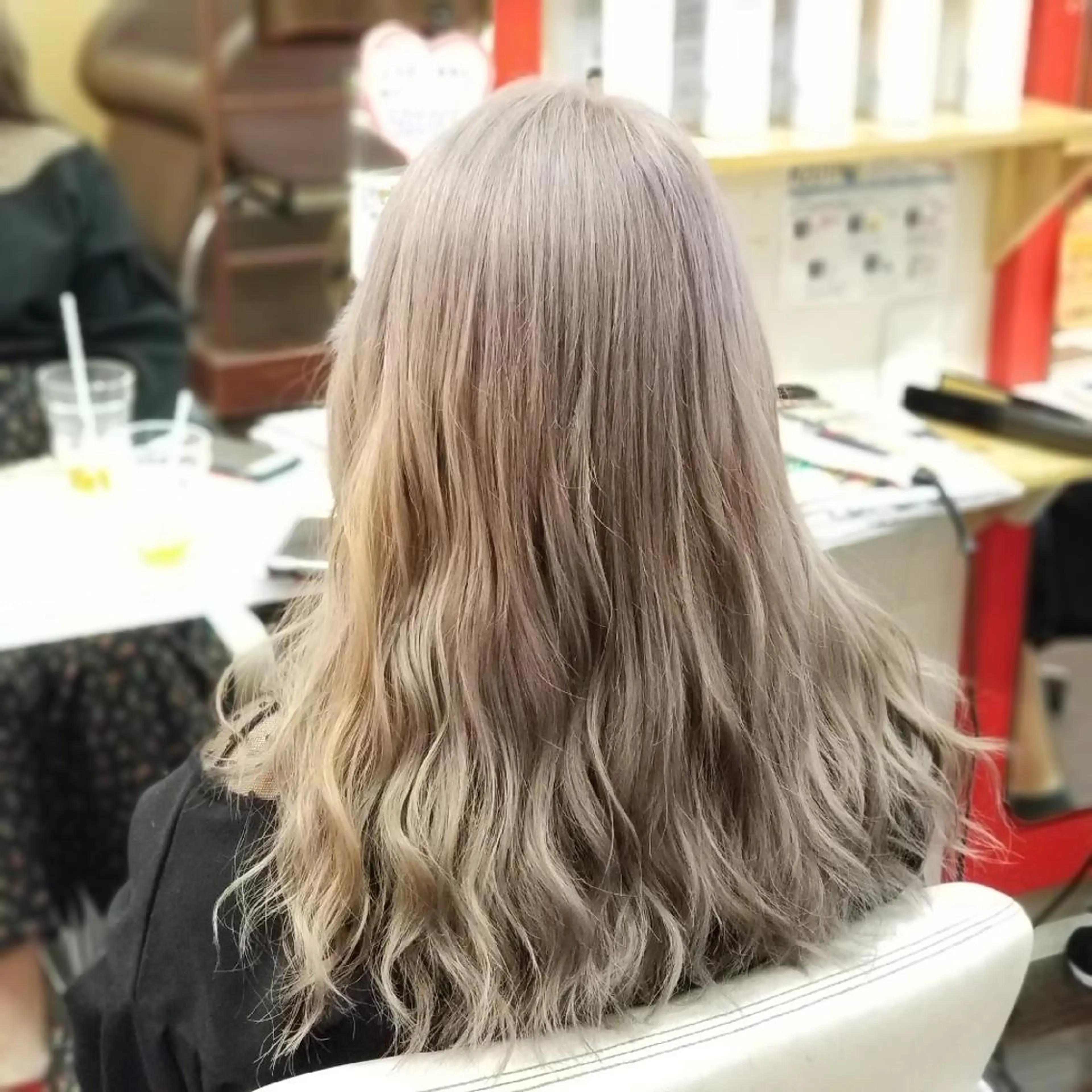 ミディアム ヘアカラー 植田 /エクステ /ブリーチ/髪質改善のヘアスタイル