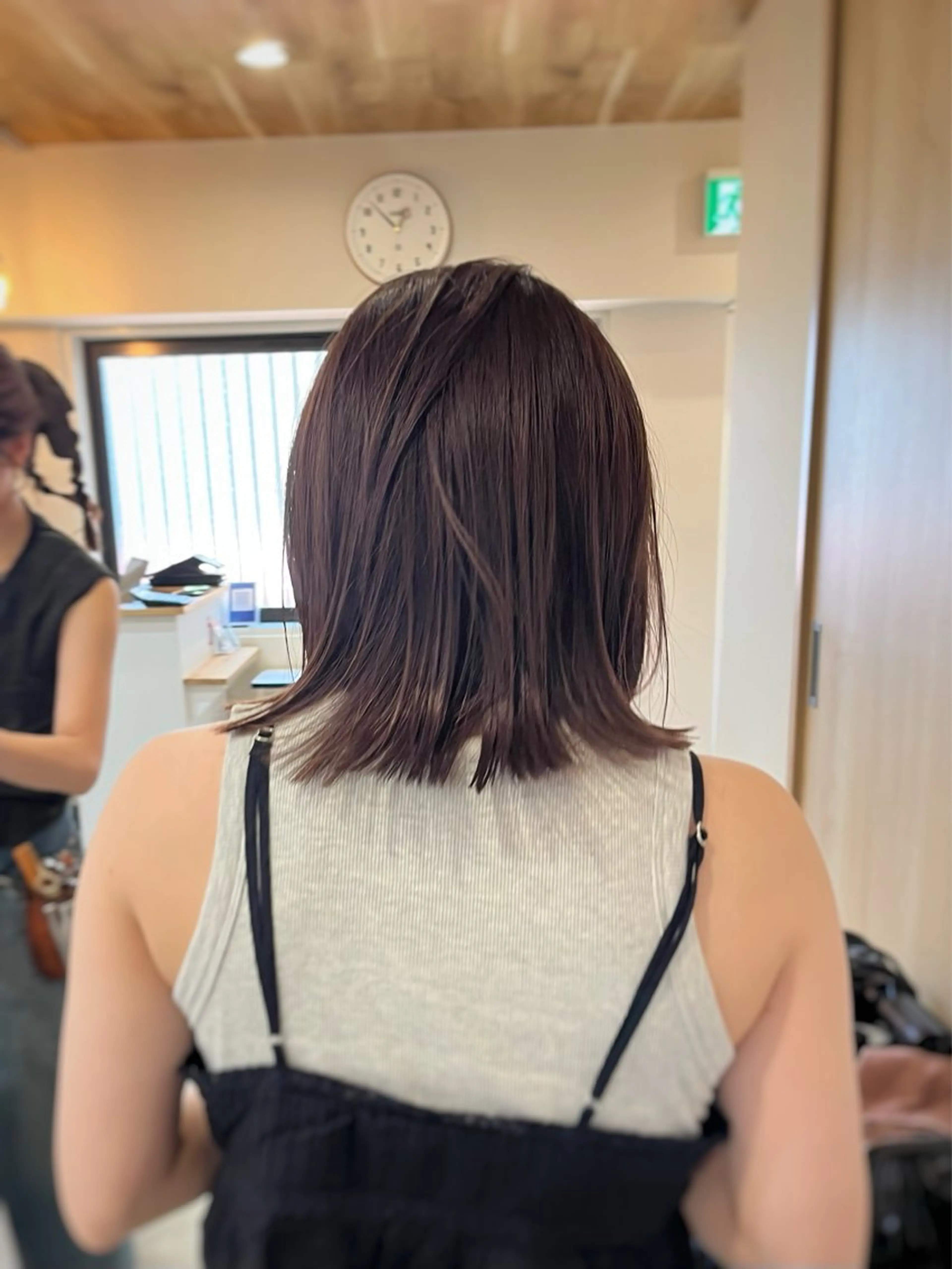 ミディアム カラー CLOVE所属・下石怜子/レイヤー/ 透明感カラーのヘアスタイル