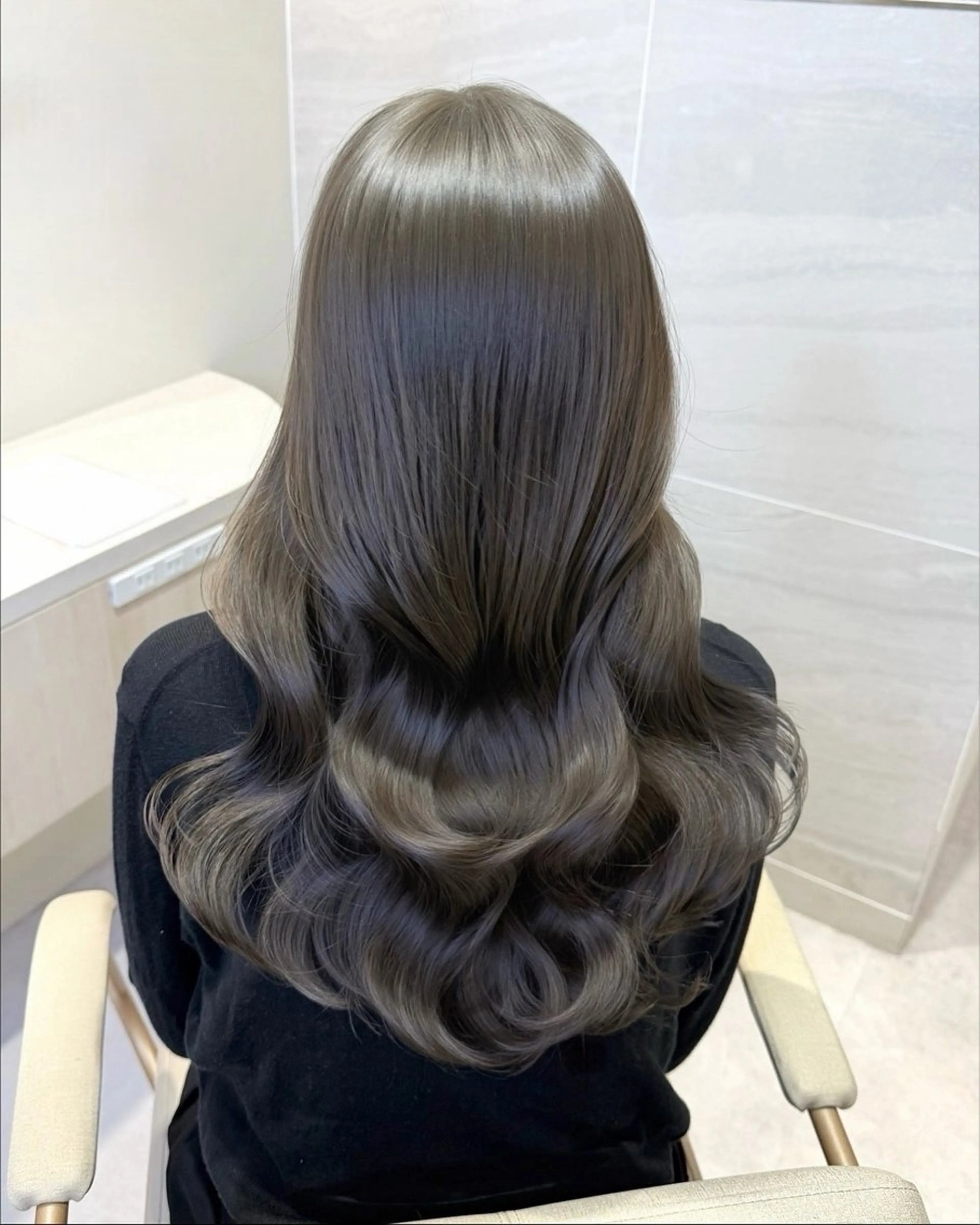 ロング カラー ベージュカラー イルミナカラー シアーベージュ カット ヘアカラー トリートメント 透明感カラー🌿 グレージュ🐺陽介のヘアスタイル