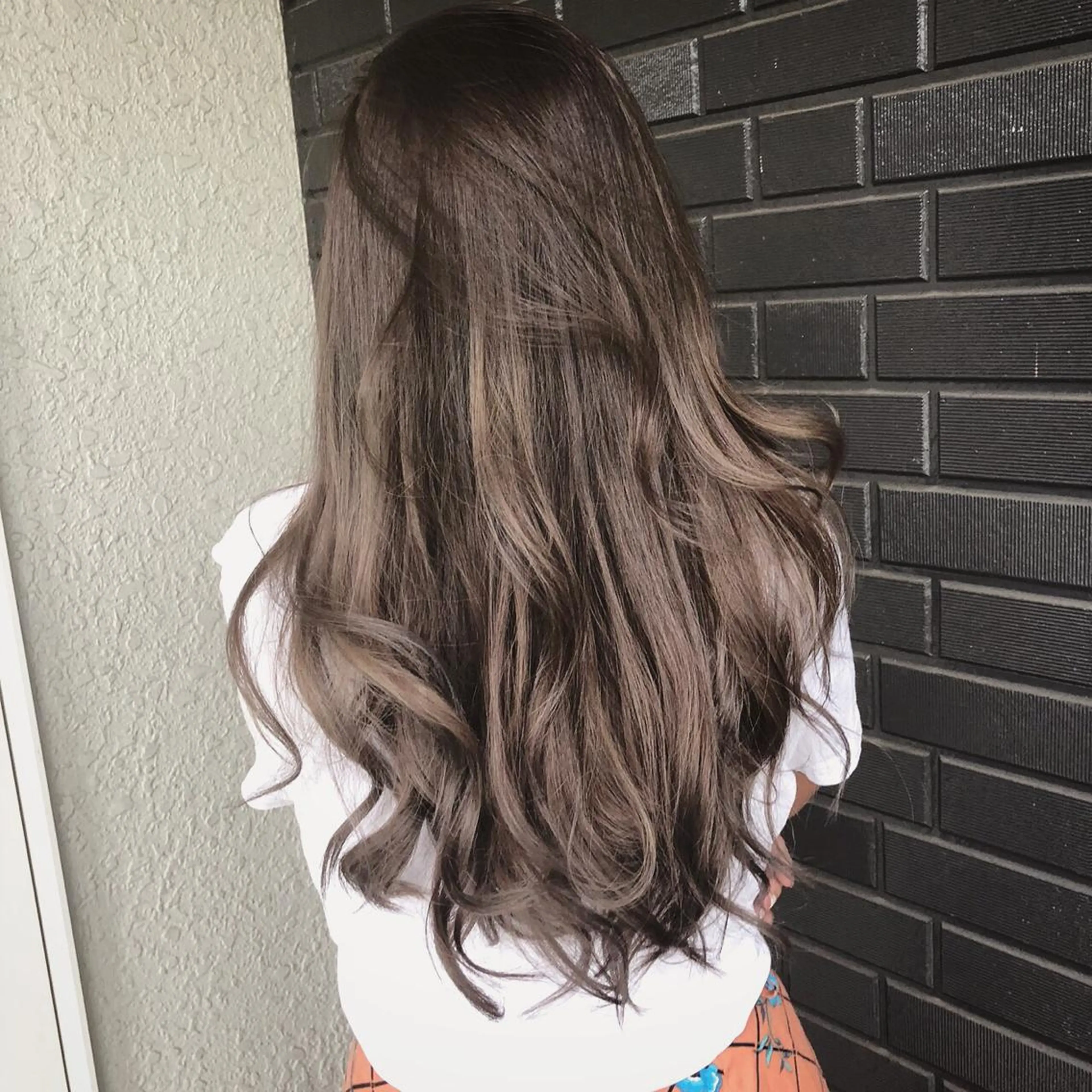 ロング 白髪ぼかし×デザイン 🕊️🫧ホウジョウのヘアスタイル