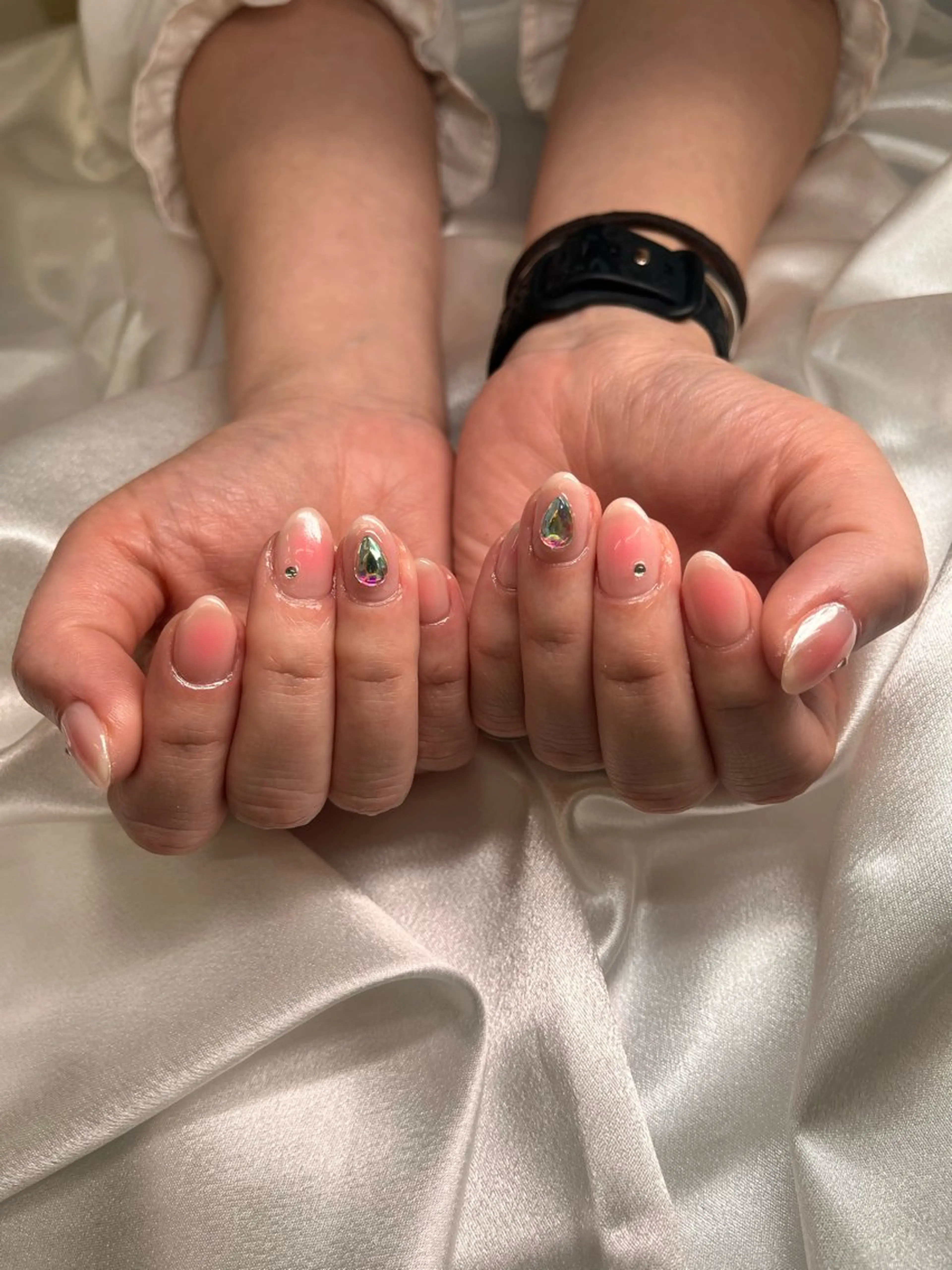 ショート ハンドネイル フットネイル Silent 話さないネイルサロンのネイルデザイン