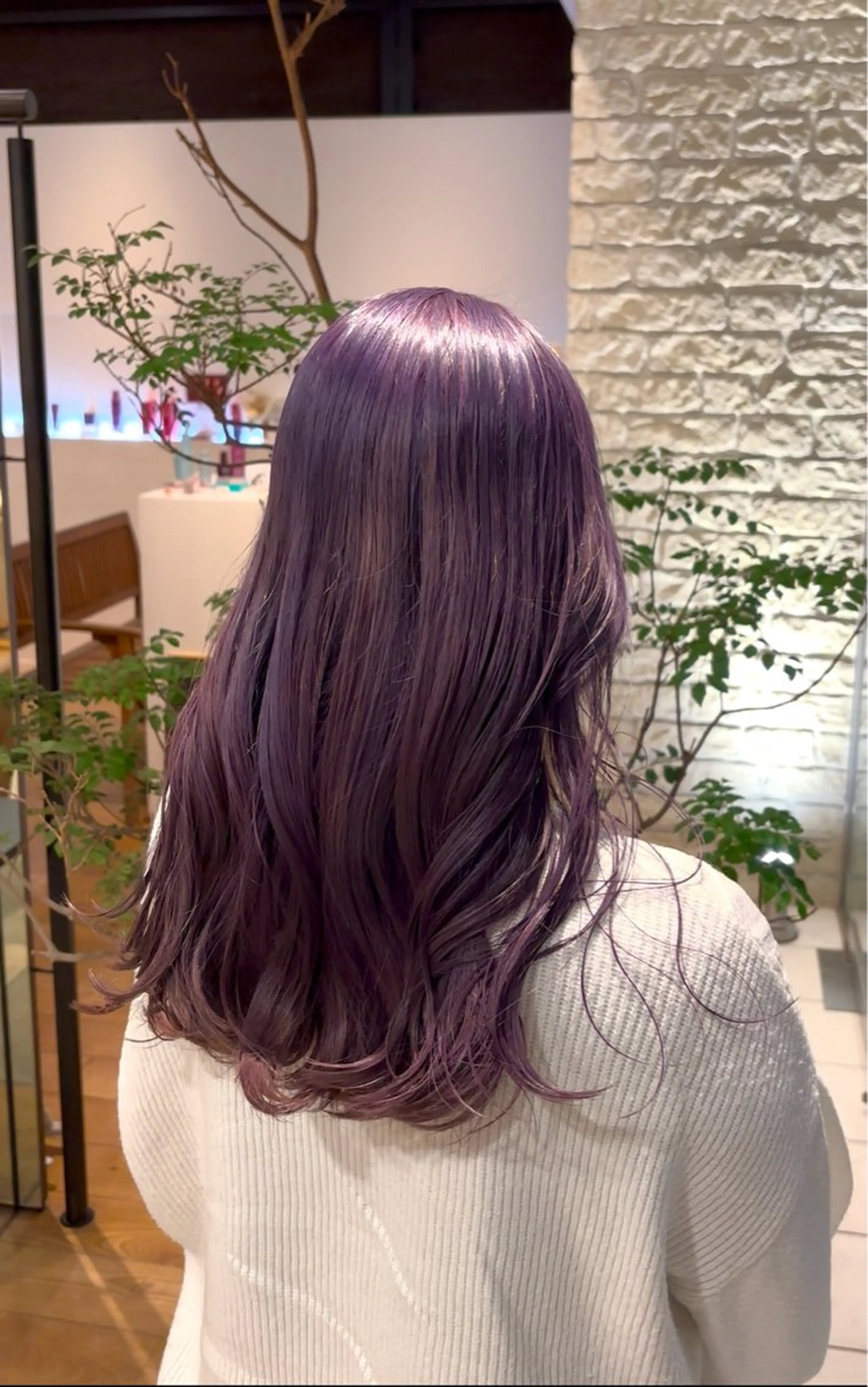 カラー 八木 瑠奈のヘアスタイル