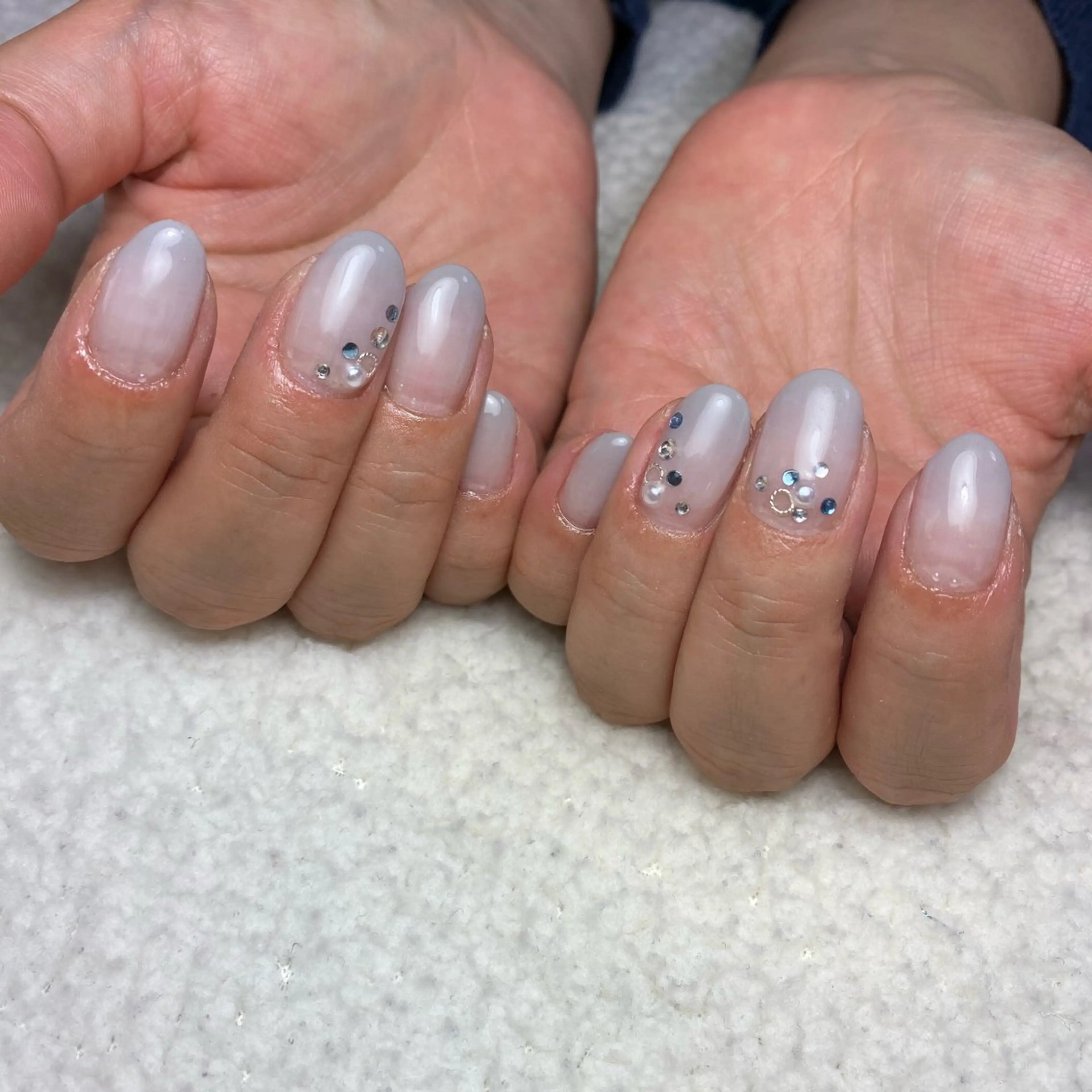 ネイル ブルー グラデーション ハンドネイル COCO +のエステ・リラクイメージ