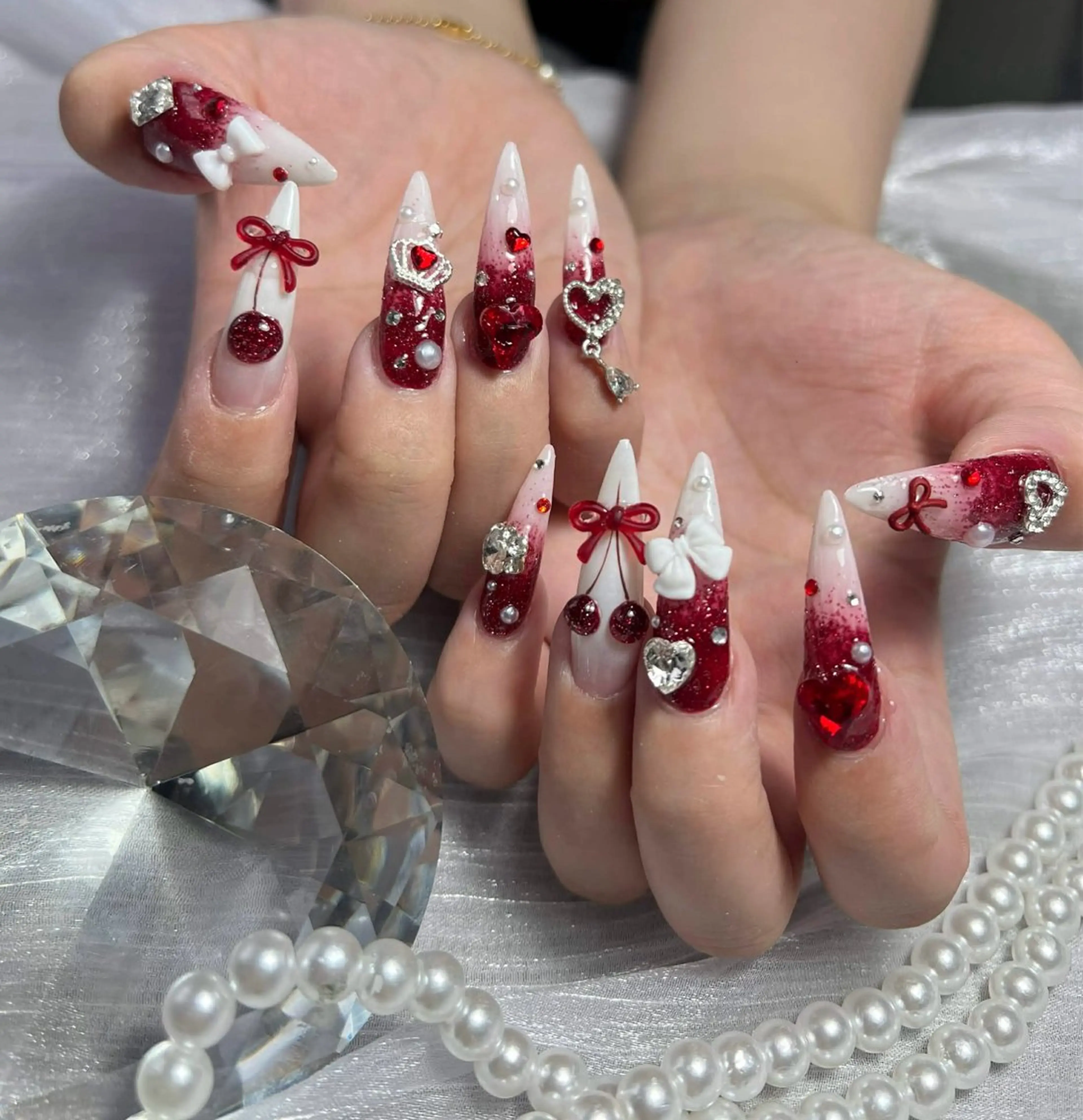 ネイル オーロラネイル クリアネイル フラッシュネイル ジェルネイル グラデーション ハンドネイル ZUZU AMEE NAILのネイルデザイン